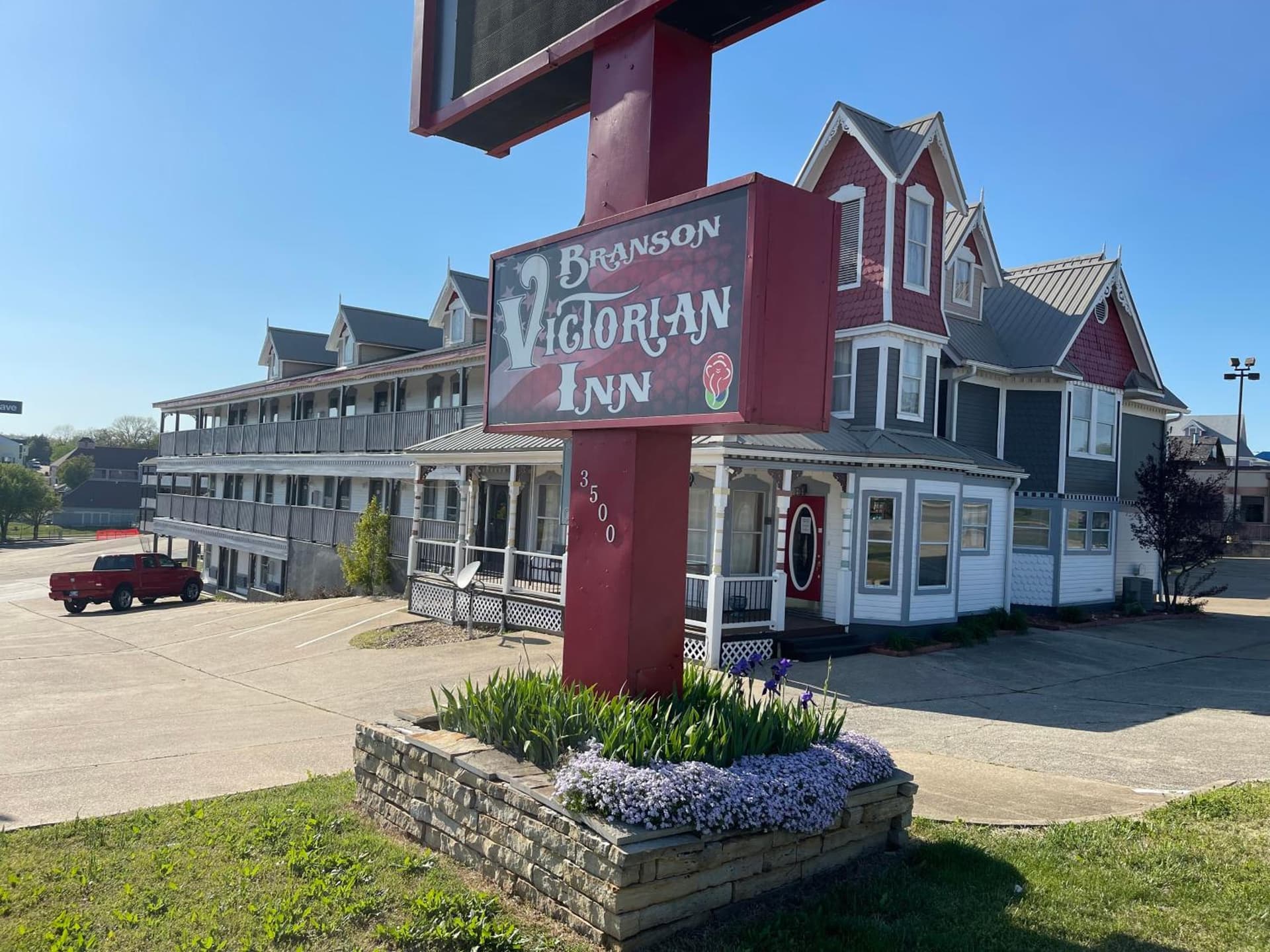 Branson Victorian Inn featured exterior or lobby in Branson, MO — similar hotel