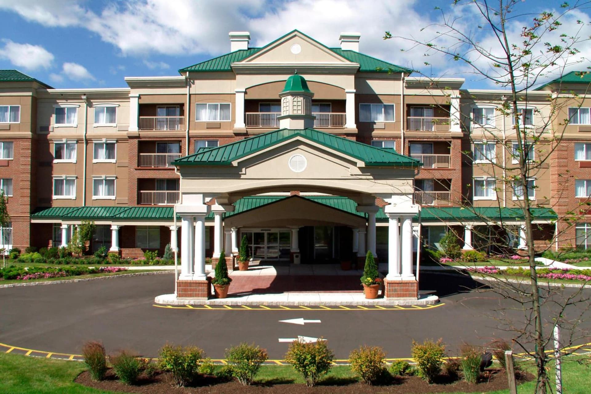 Courtyard by Marriott Basking Ridge interior in Basking Ridge, NJ — gallery photo 2