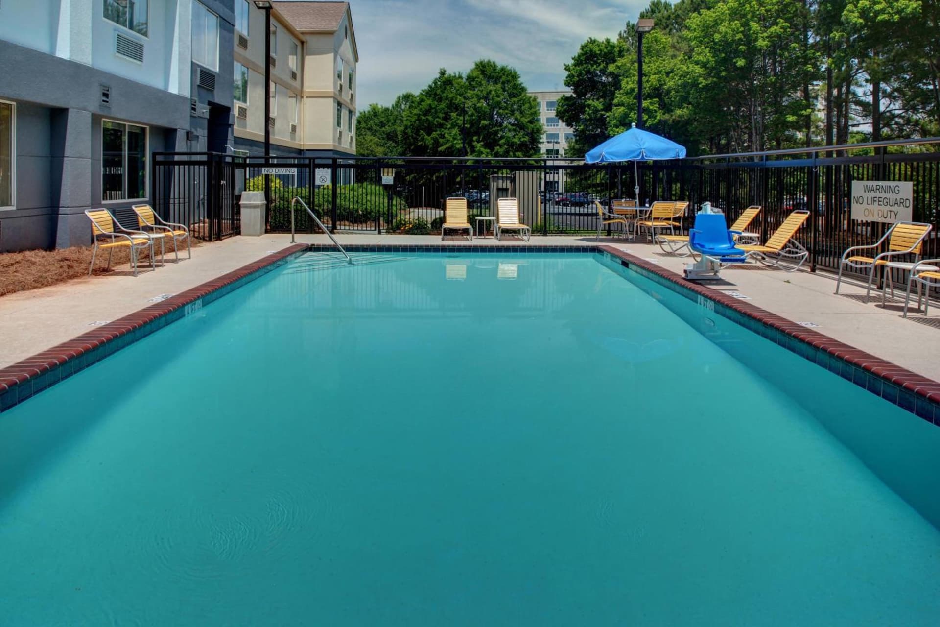 Fairfield Inn & Suites by Marriott Atlanta Alpharetta interior in Alpharetta, GA — gallery photo 2