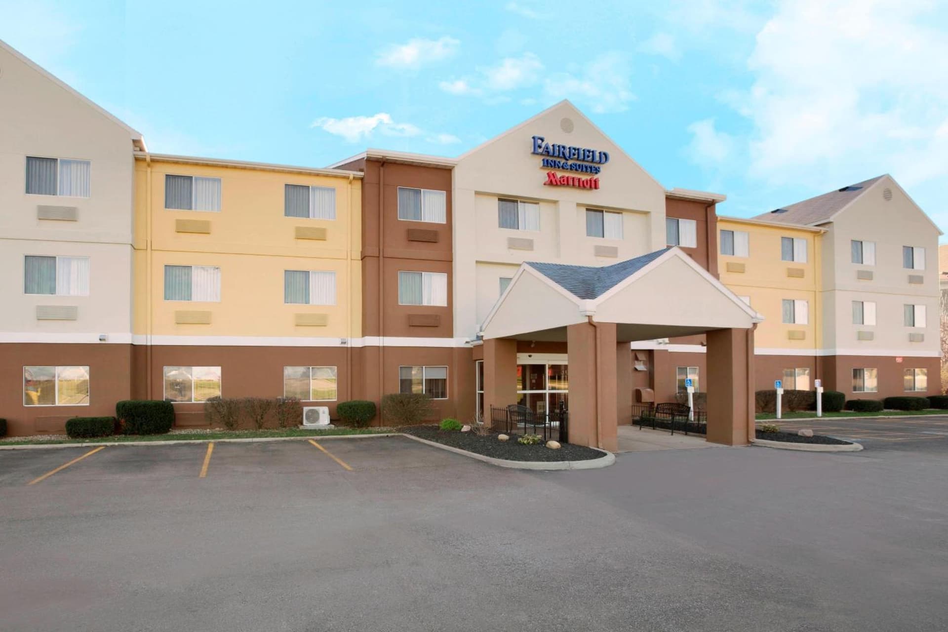 Fairfield Inn & Suites Mansfield Ontario interior in Mansfield, OH — gallery photo 2