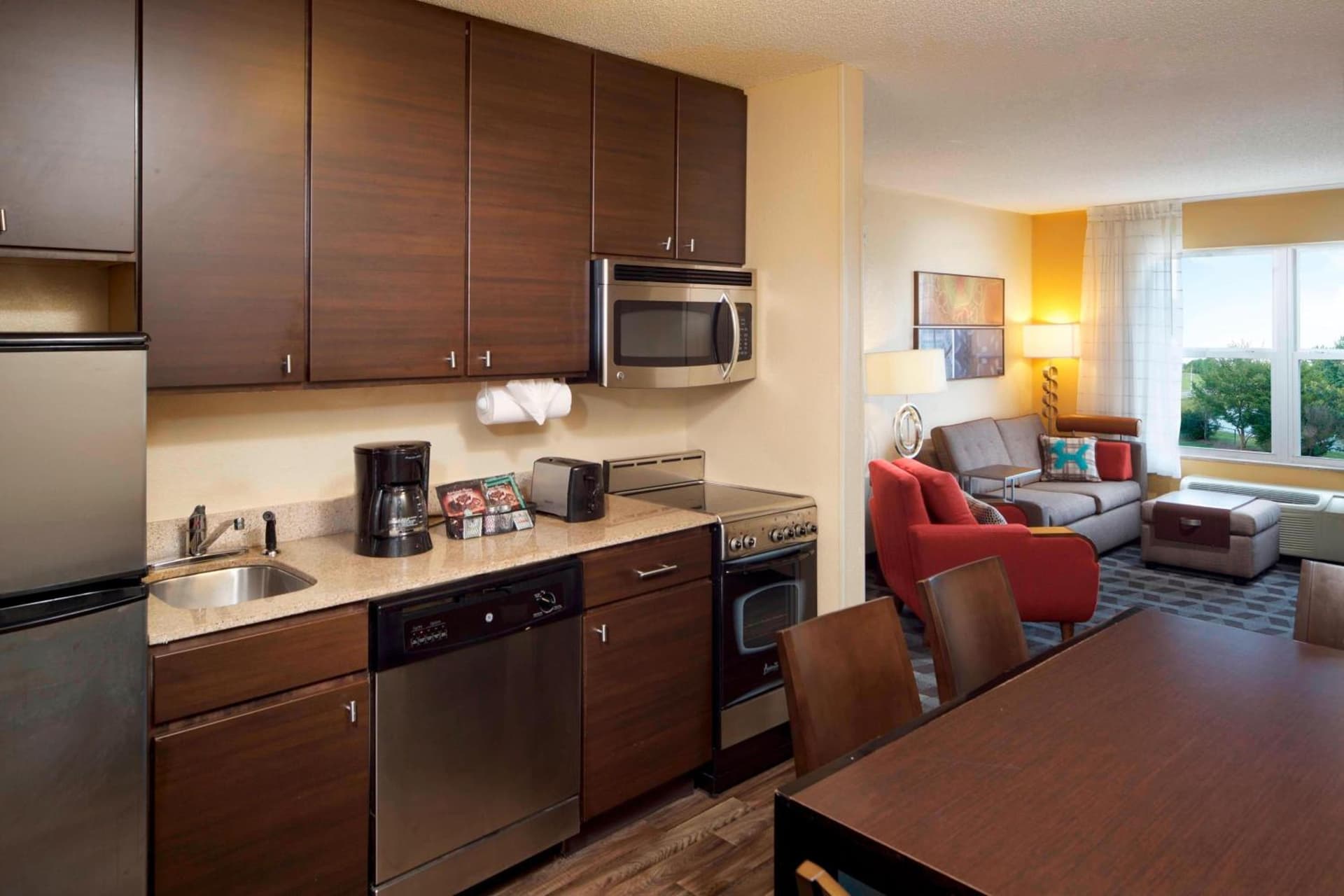 TownePlace Suites by Marriott Jacksonville interior in Jacksonville, NC — gallery photo 2