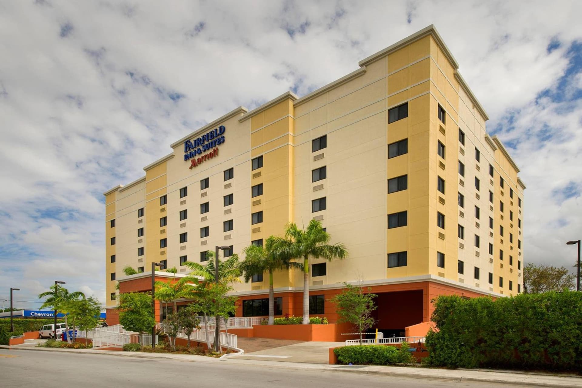 Fairfield Inn & Suites by Marriott Miami Airport South property views in Miami, FL — gallery photo 3
