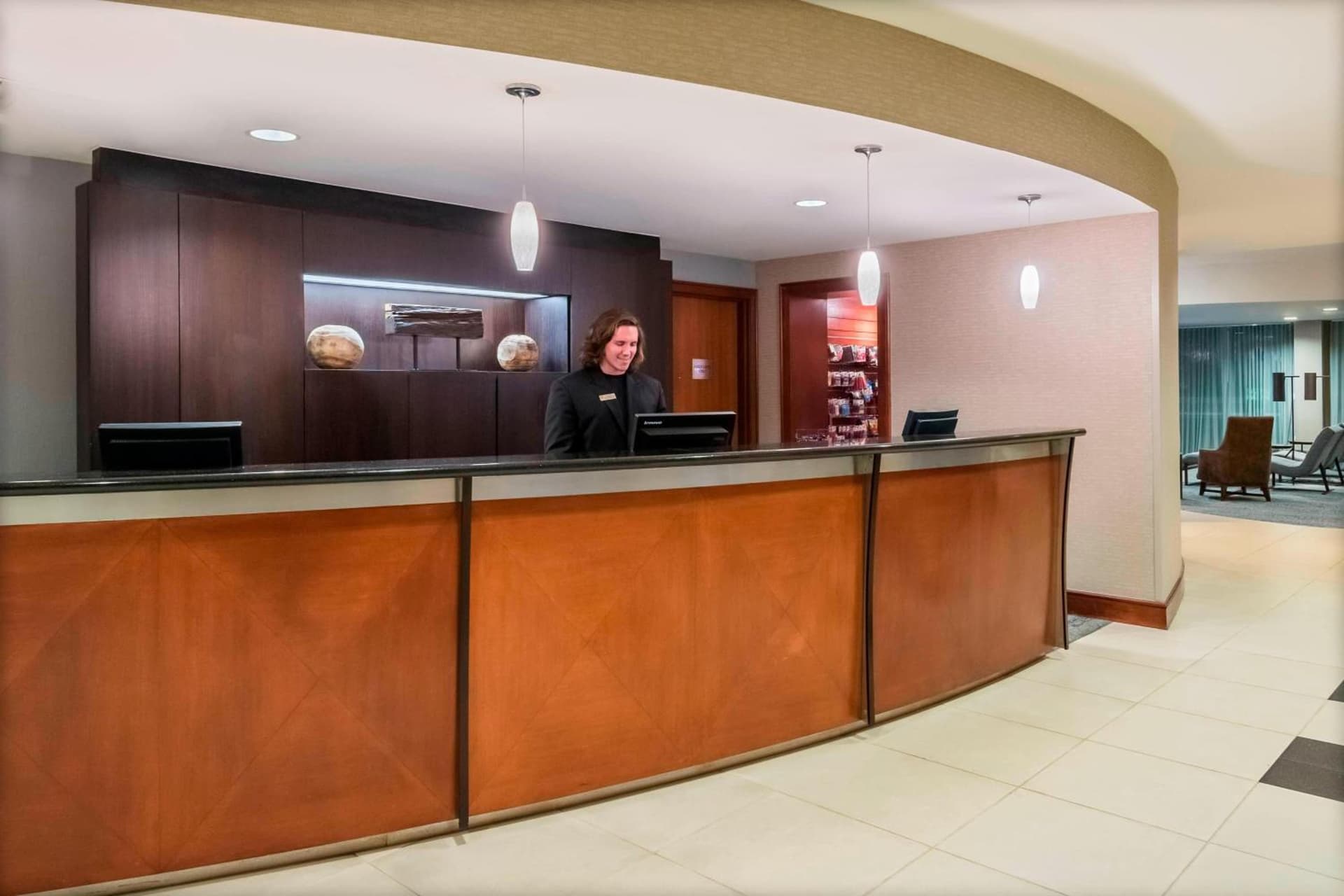 Courtyard Fort Myers at I-75 and Gulf Coast Town Center interior in Estero, FL — gallery photo 2