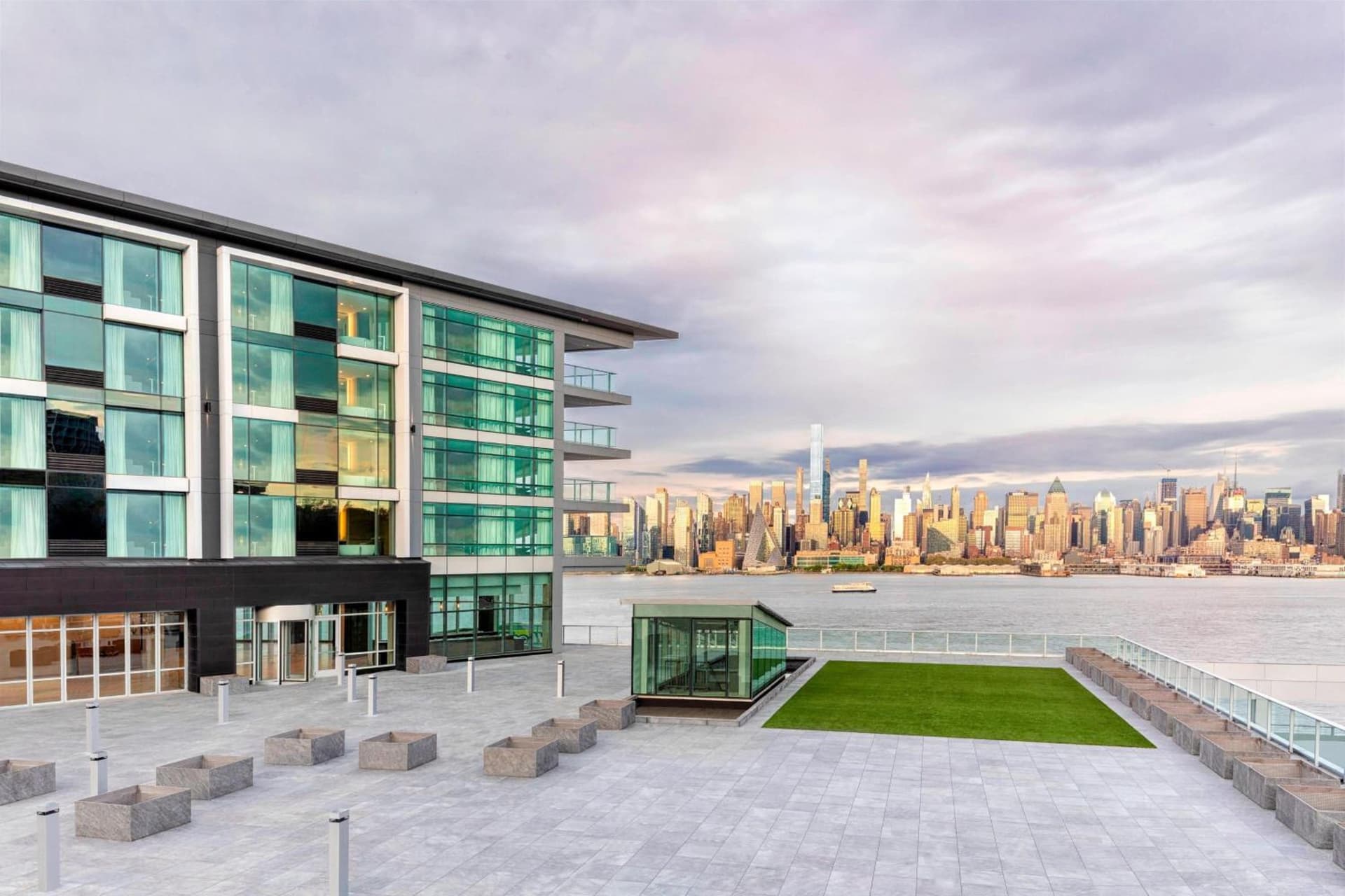 Envue, Autograph Collection featured exterior or lobby in Weehawken — similar hotel