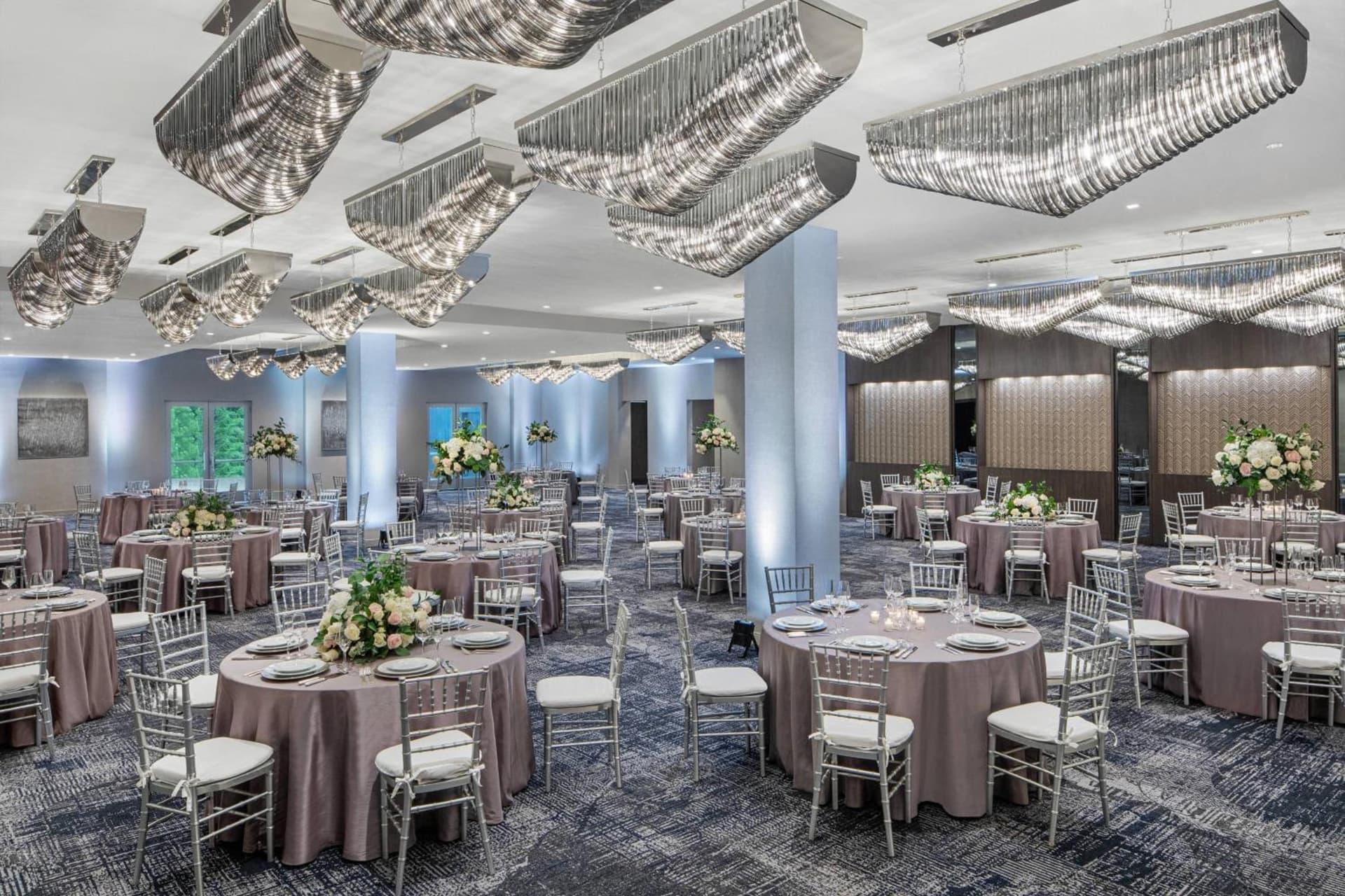 Envue, Autograph Collection interior in Weehawken — gallery photo 2