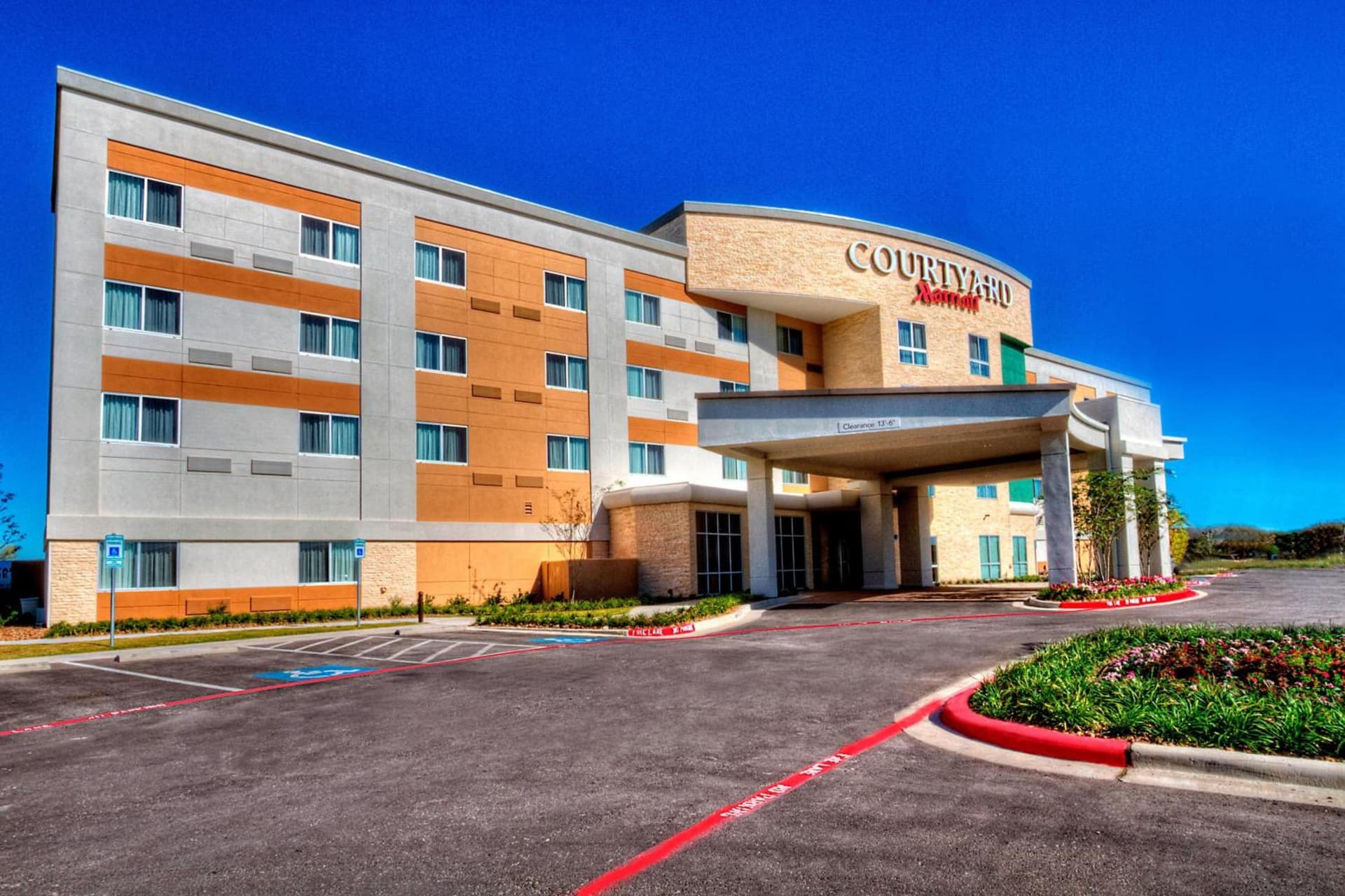 Courtyard by Marriott San Marcos interior in San Marcos, TX — gallery photo 2