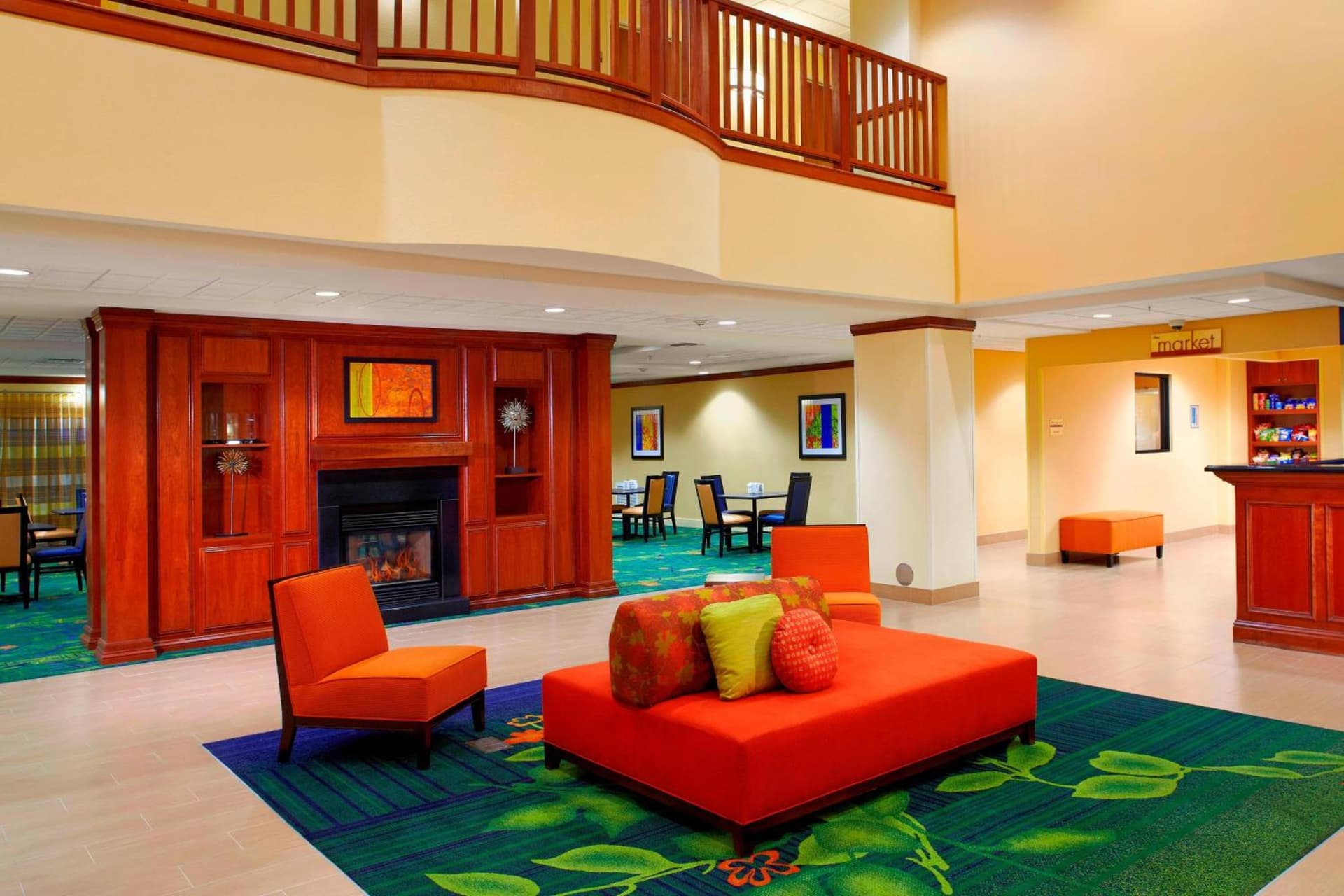 Fairfield Inn & Suites Phoenix Midtown interior in Phoenix, AZ — gallery photo 2