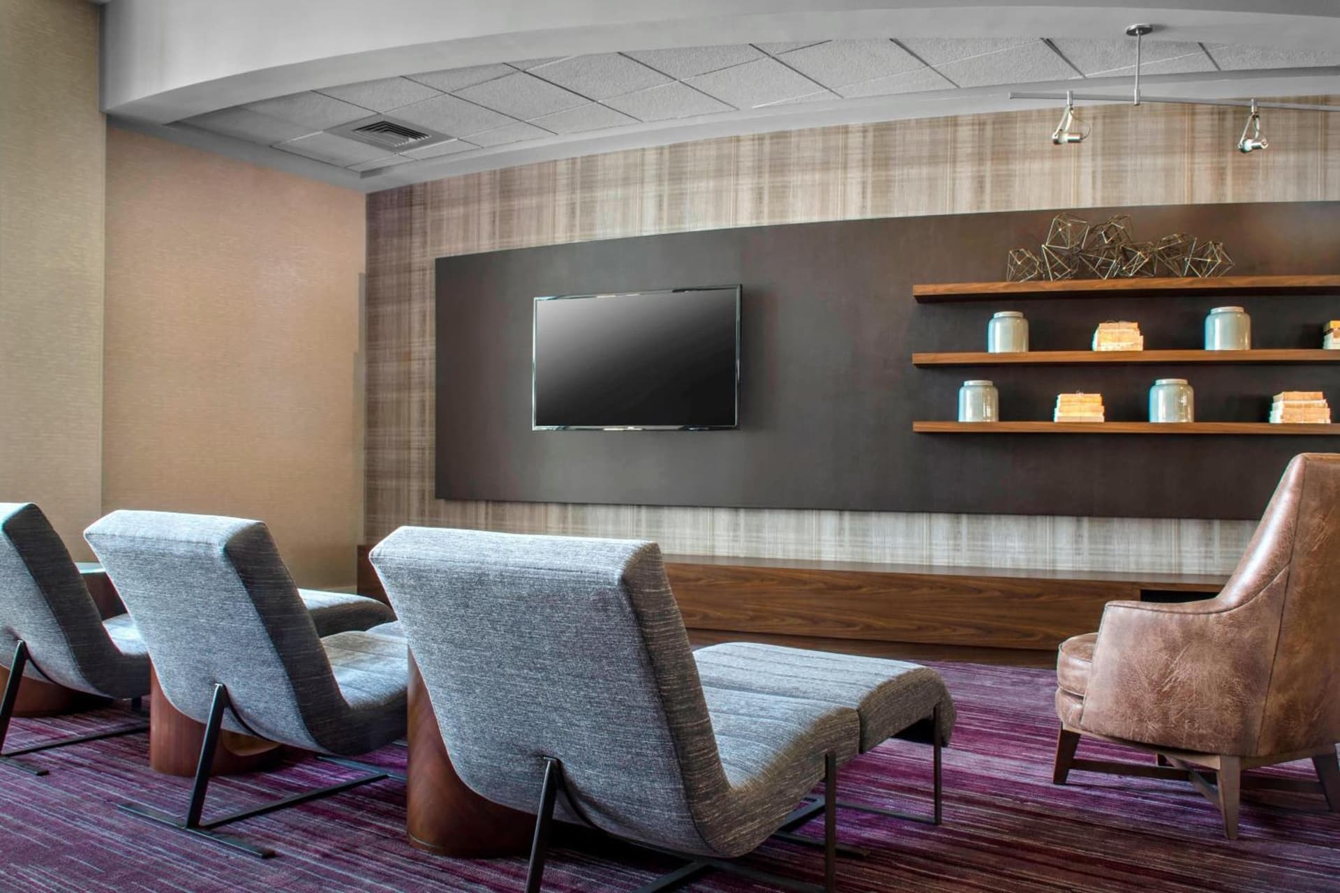 Courtyard by Marriott Newark Elizabeth property views in Elizabeth, NJ — gallery photo 3