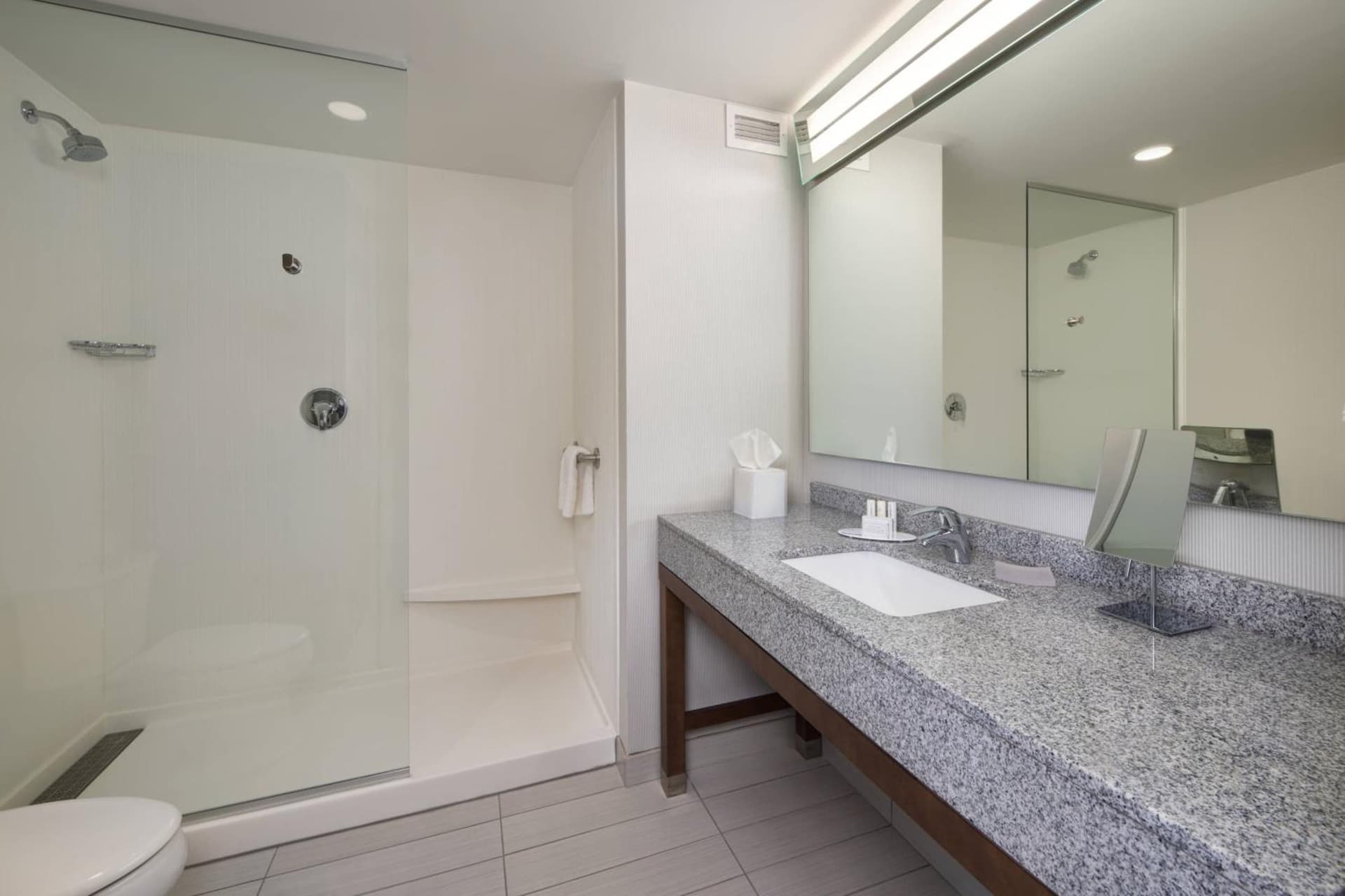 Courtyard by Marriott Richmond Downtown gallery photo in Richmond, VA — image 4
