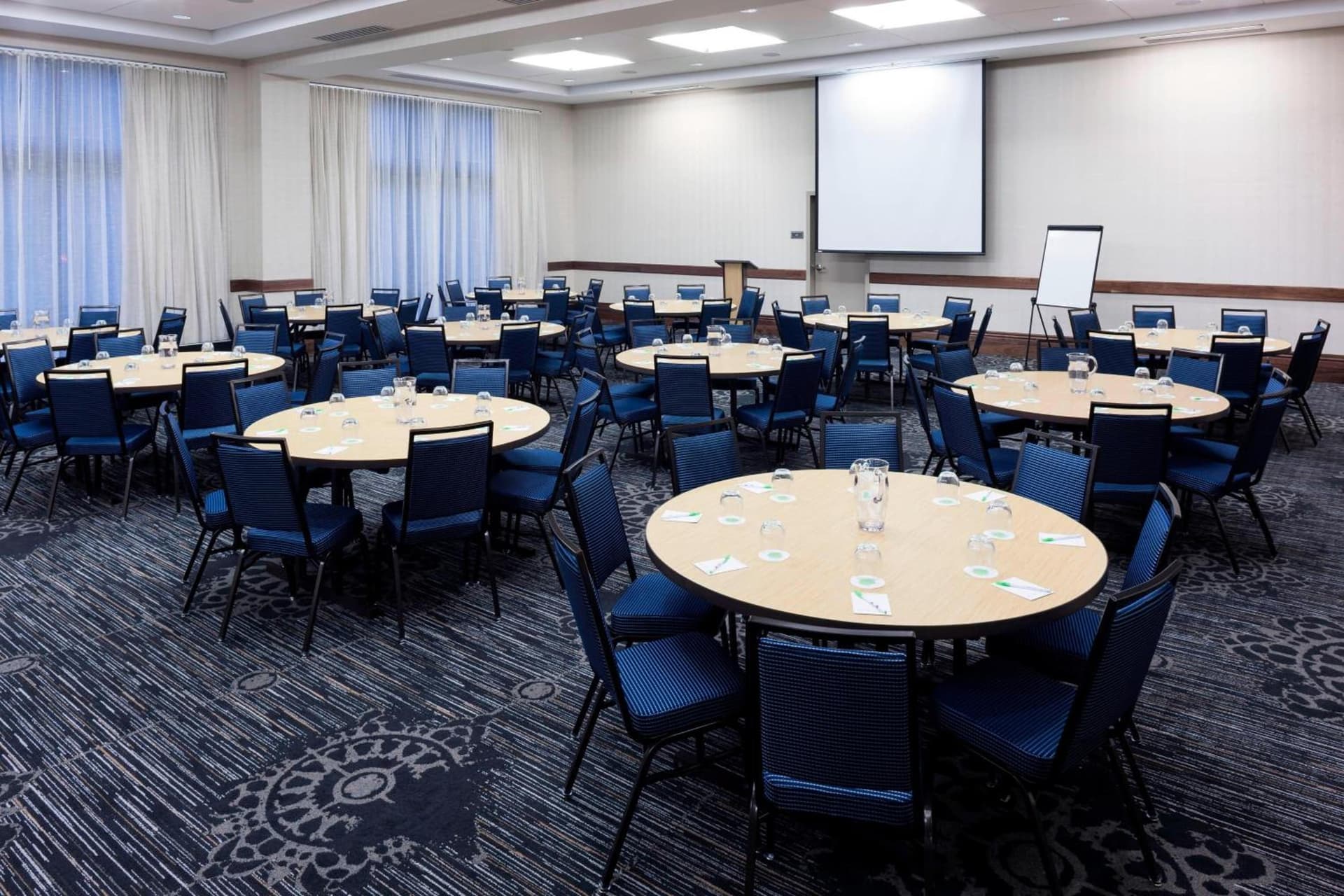 Courtyard by Marriott Richmond Downtown gallery photo in Richmond, VA — image 9