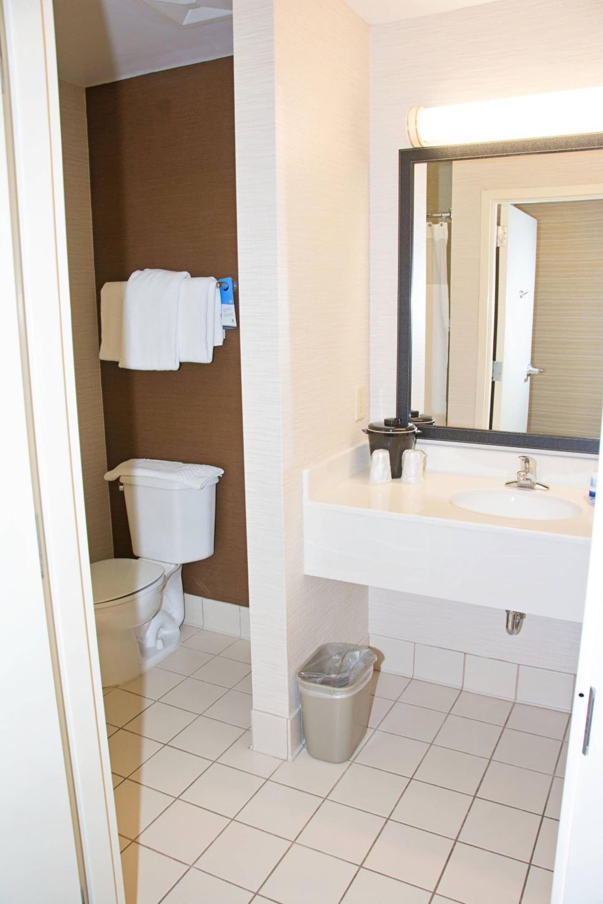 Fairfield Inn & Suites Butler gallery photo in Butler, PA — image 11