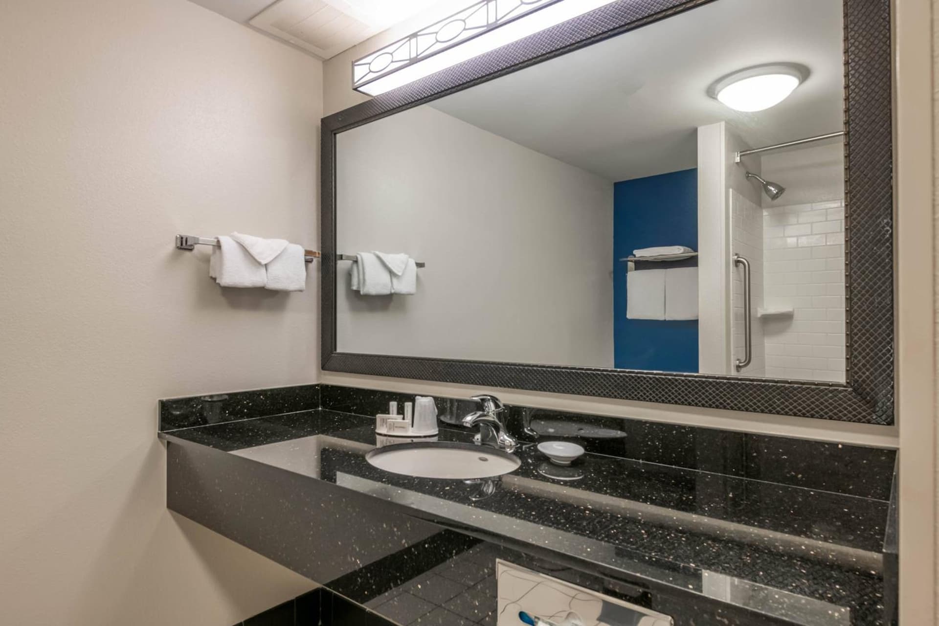 Fairfield Inn and Suites Holiday Tarpon Springs gallery photo in Holiday, FL — image 24