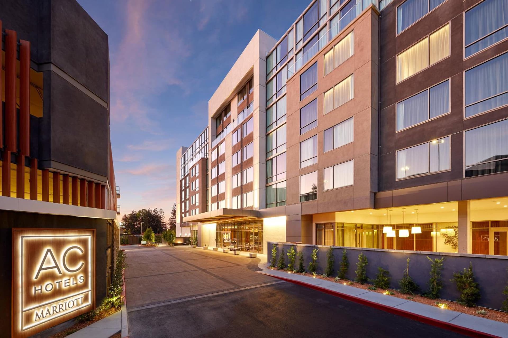 AC Hotel by Marriott San Jose Santa Clara interior in Santa Clara, CA — gallery photo 2