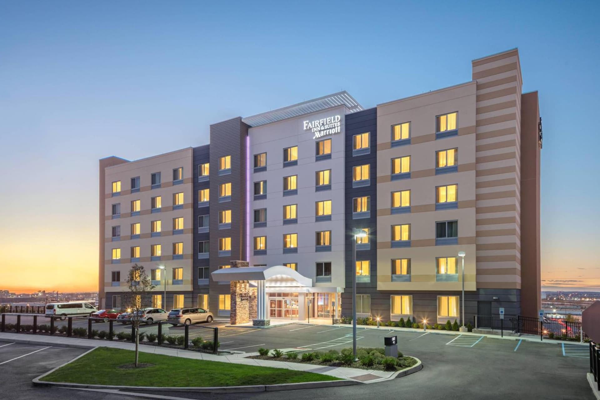Fairfield Inn & Suites by Marriott North Bergen property views in North Bergen — gallery photo 3