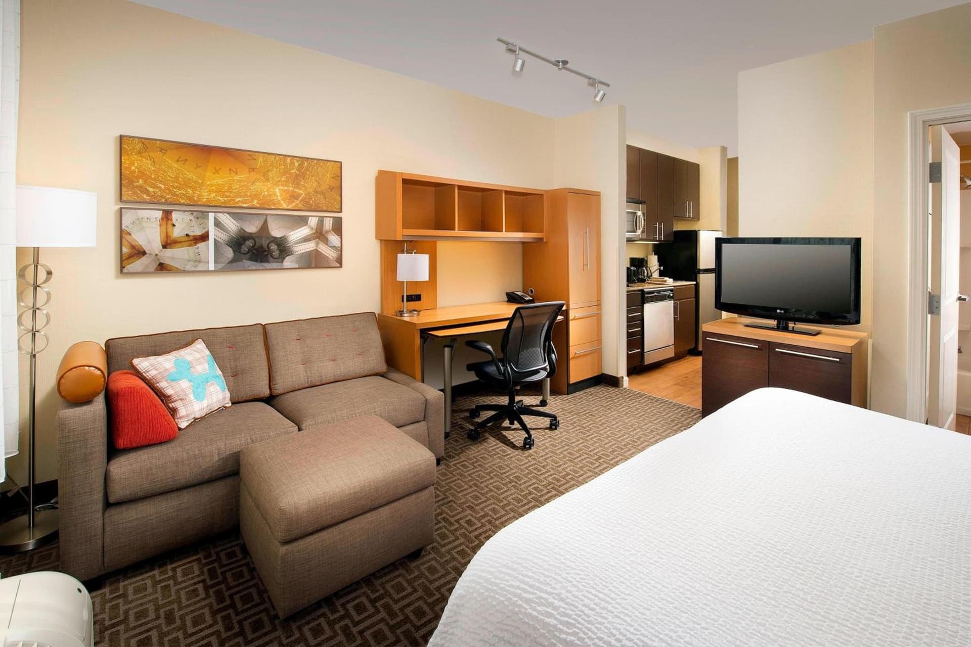TownePlace Suites by Marriott Lexington Park Patuxent River Naval Air Station gallery photo in Lexington Park, MD — image 11