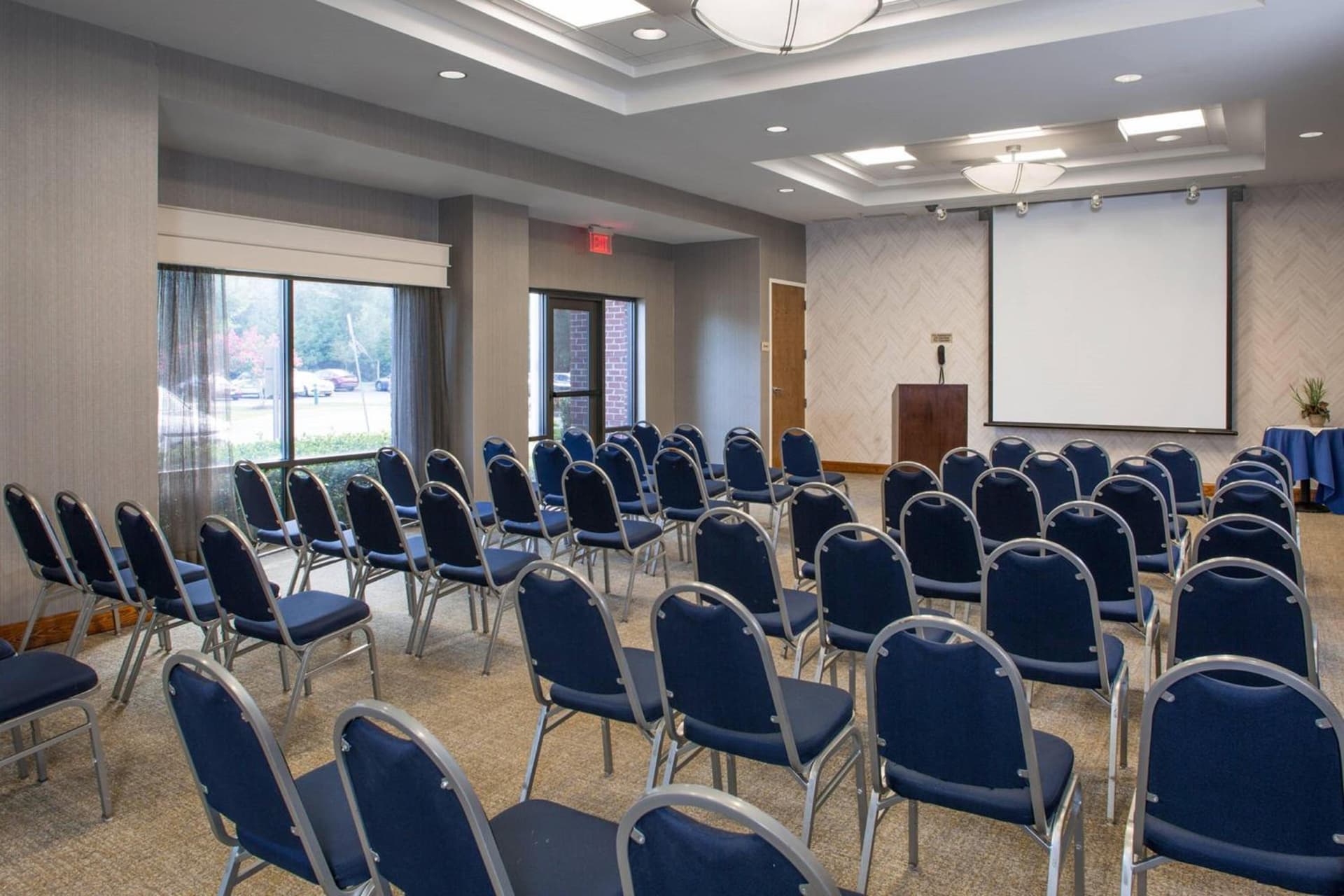 Springhill Suites by Marriott Hampton Coliseum gallery photo in Hampton, VA — image 4
