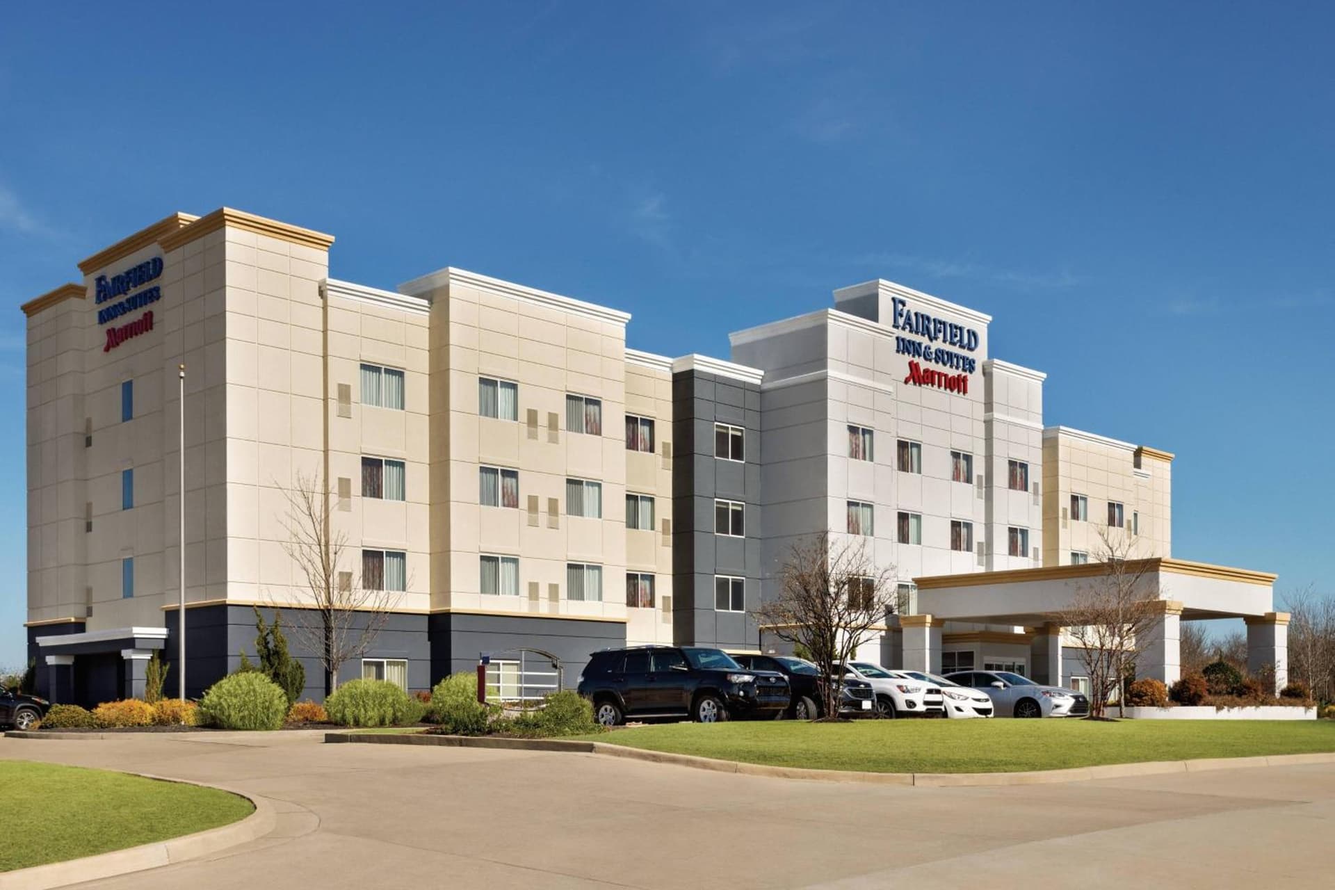 Fairfield Inn & Suites by Marriott Tupelo interior in Tupelo, MS — gallery photo 2