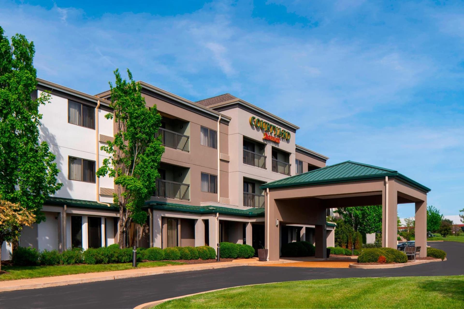 Courtyard St. Louis Airport/Earth City featured exterior or lobby in Bridgeton, MO — similar hotel