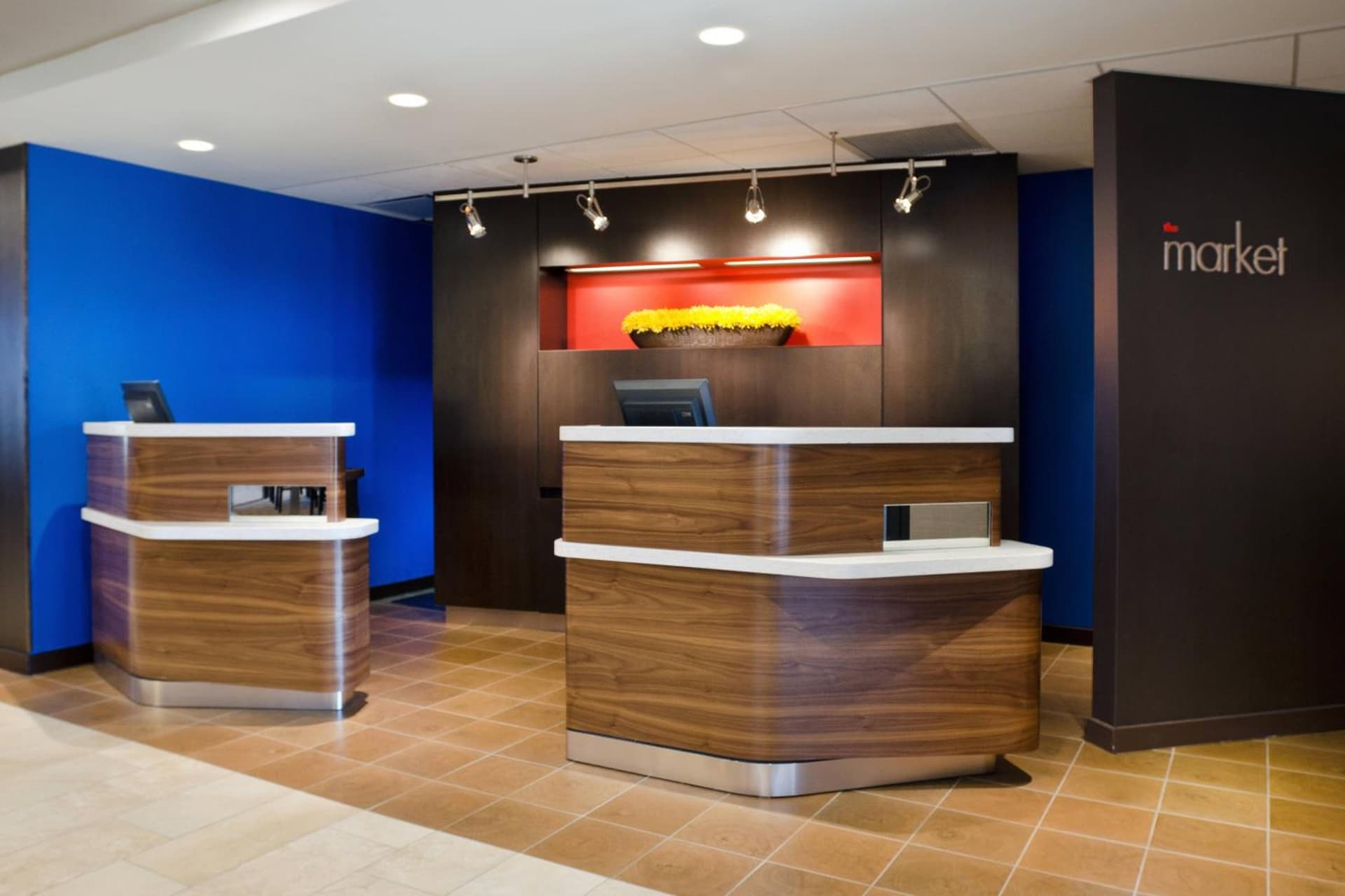 Courtyard St. Louis Airport/Earth City interior in Bridgeton, MO — gallery photo 2