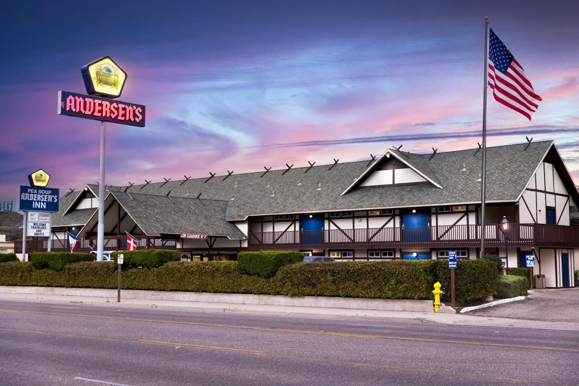 Pea Soup Andersen's Inn featured exterior or lobby in Buellton, CA — similar hotel