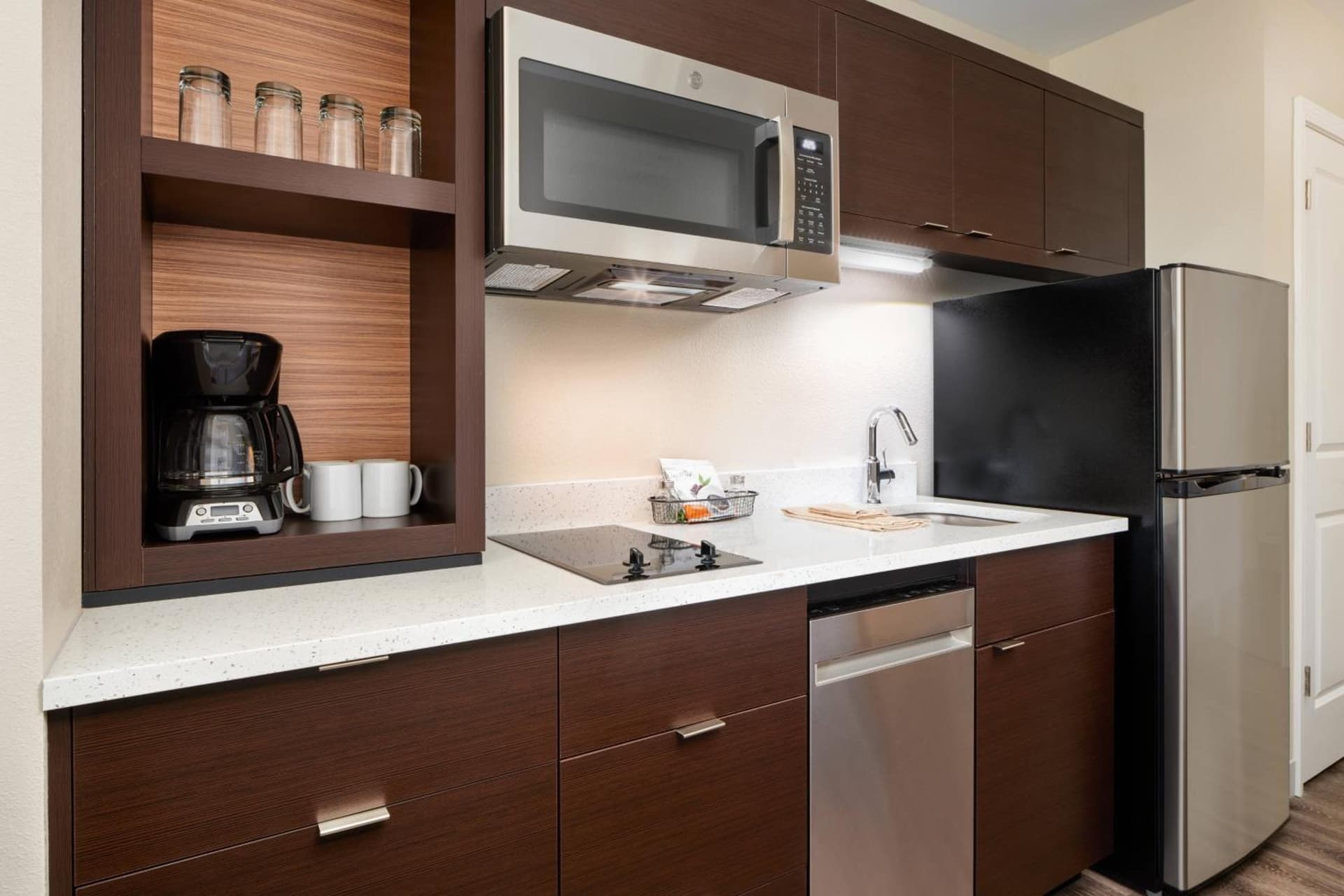TownePlace Suites by Marriott Leesburg interior in Leesburg, FL — gallery photo 2