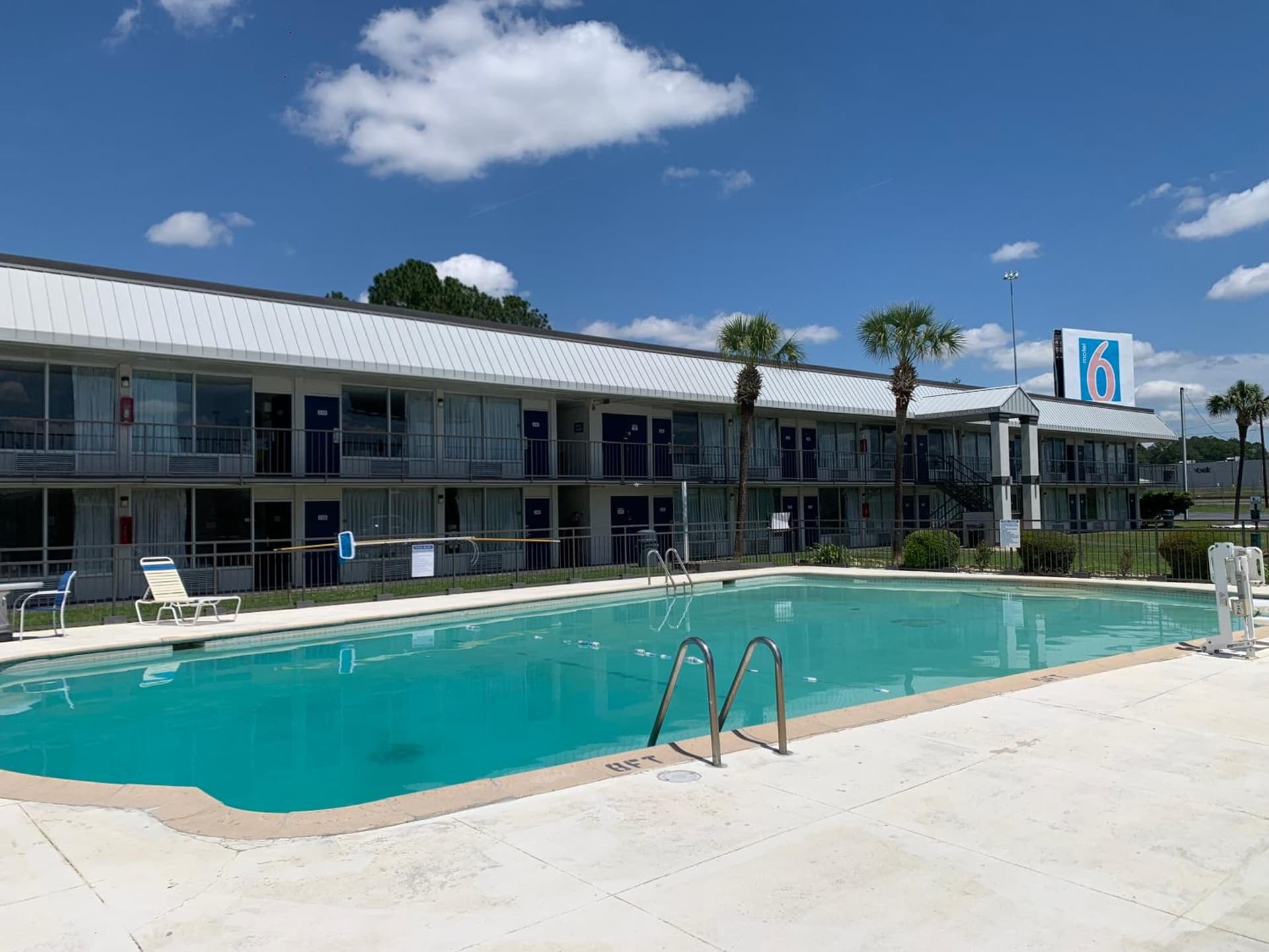 Motel 6-Tifton, GA interior in Tifton, GA — gallery photo 2