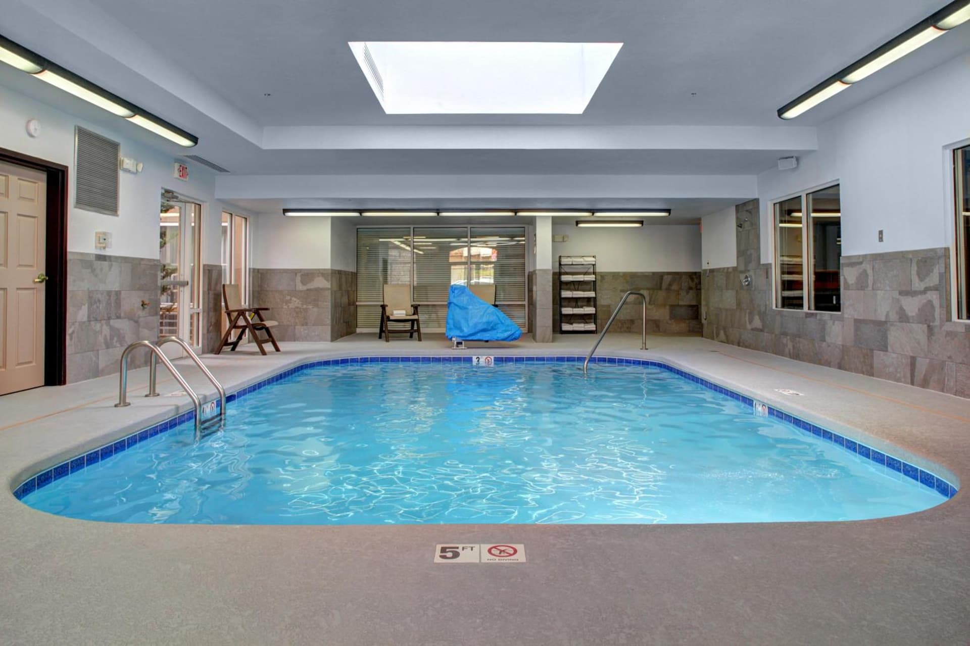 La Quinta Inn & Suites by Wyndham Downtown Asheville gallery photo in Asheville, NC — image 35