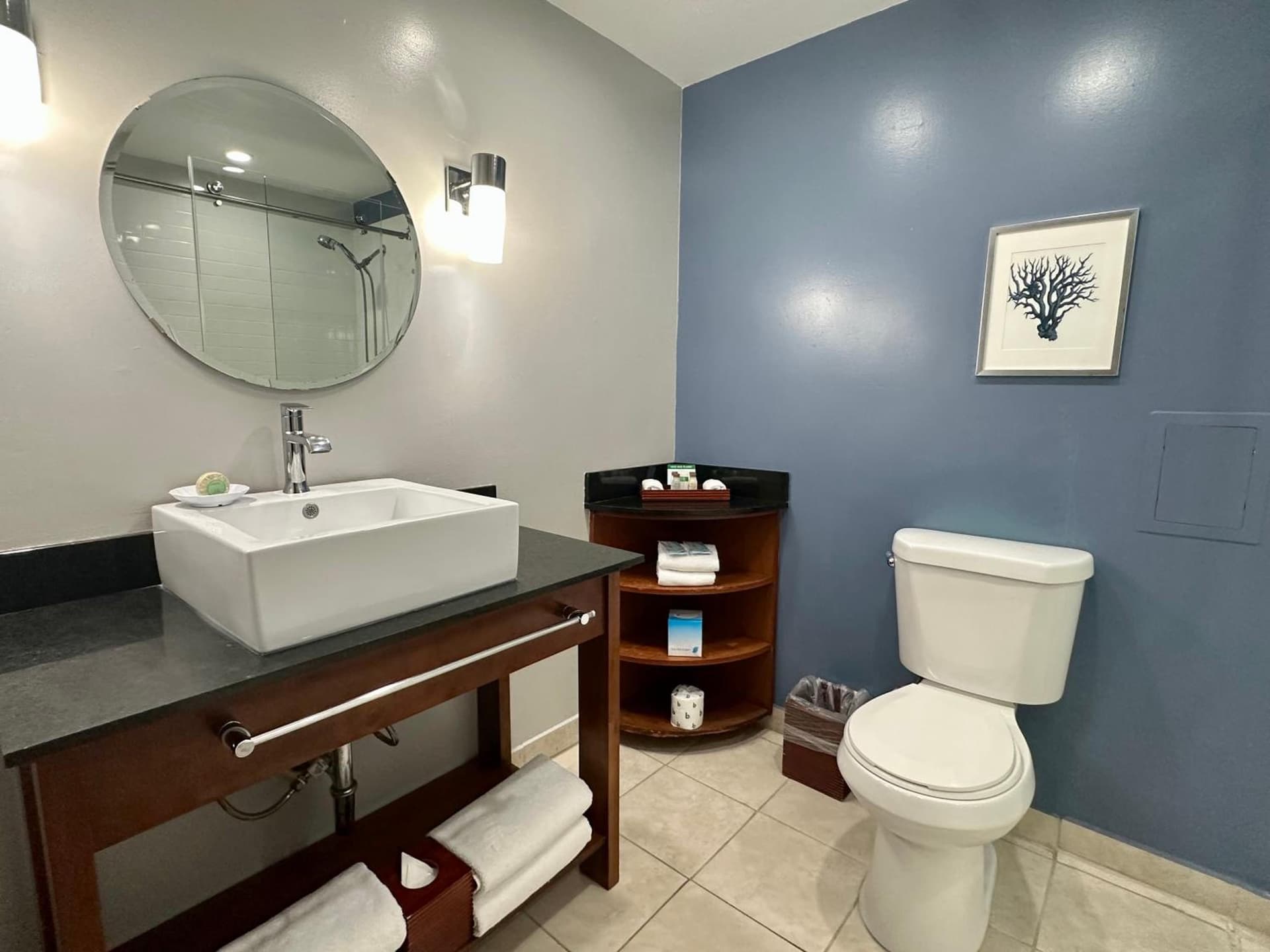 The Pacific Inn gallery photo in Seal Beach, CA — image 103