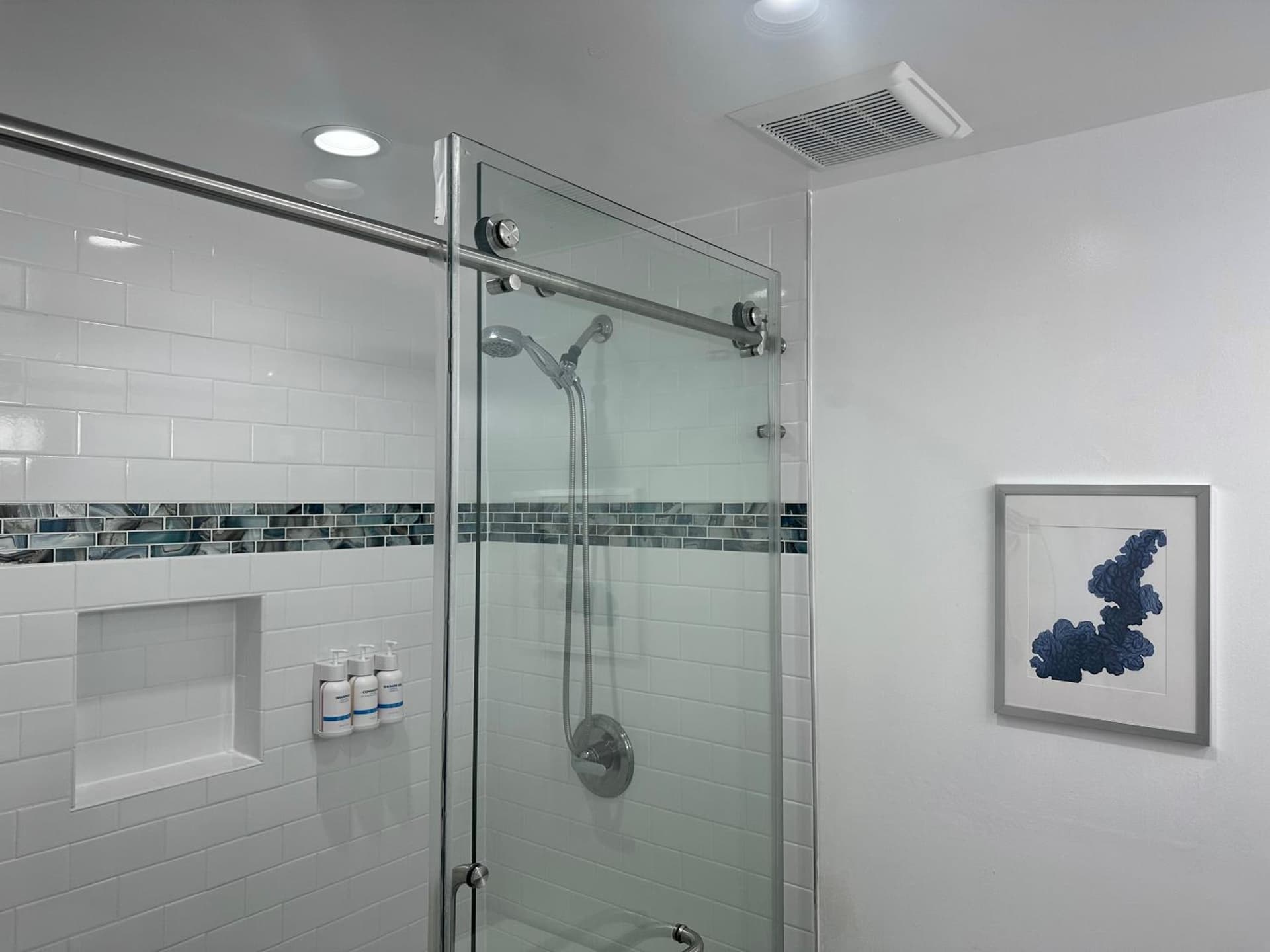 The Pacific Inn gallery photo in Seal Beach, CA — image 32