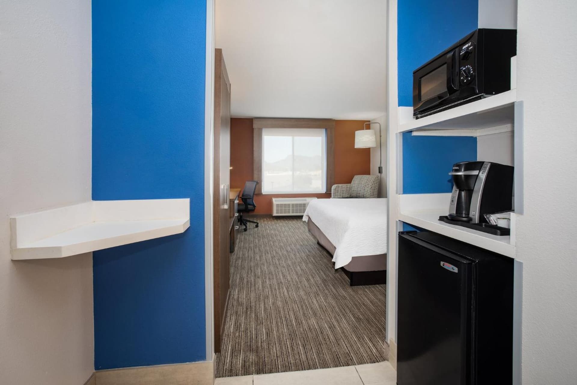 Holiday Inn Express & Suites Tucson by IHG interior in Tucson, AZ — gallery photo 2