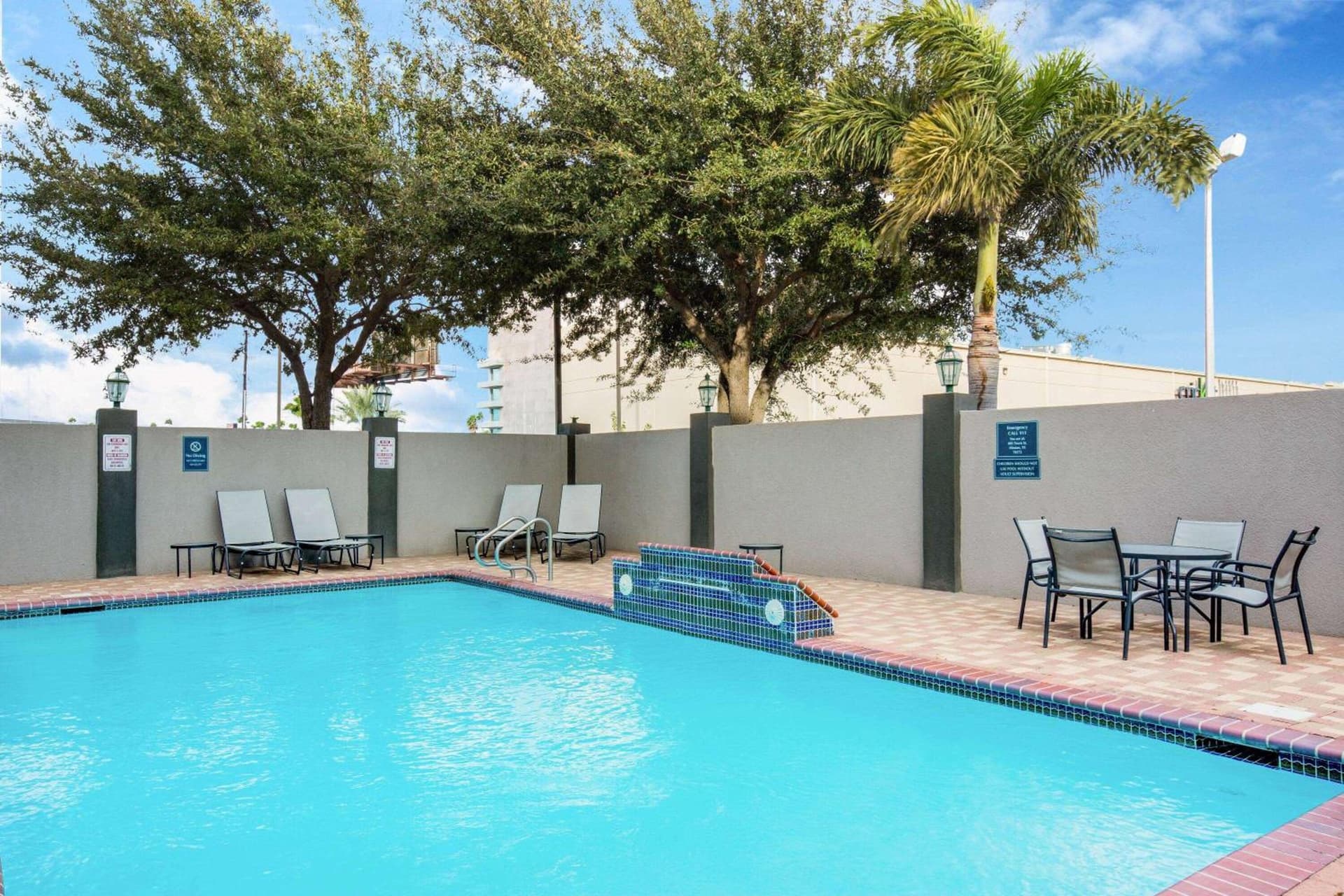 La Quinta by Wyndham Mission at West McAllen interior in Mission, TX — gallery photo 2