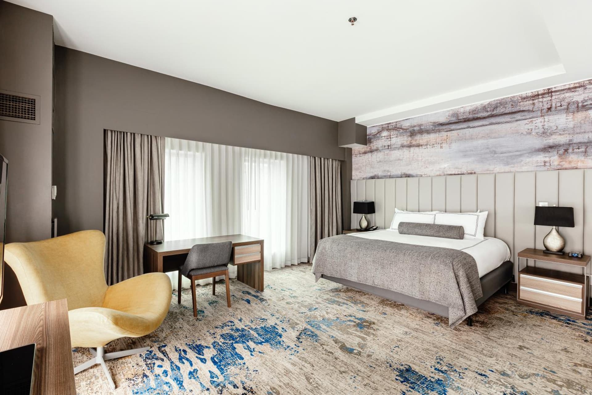 Atheneum Suite Hotel interior in Detroit, MI — gallery photo 2