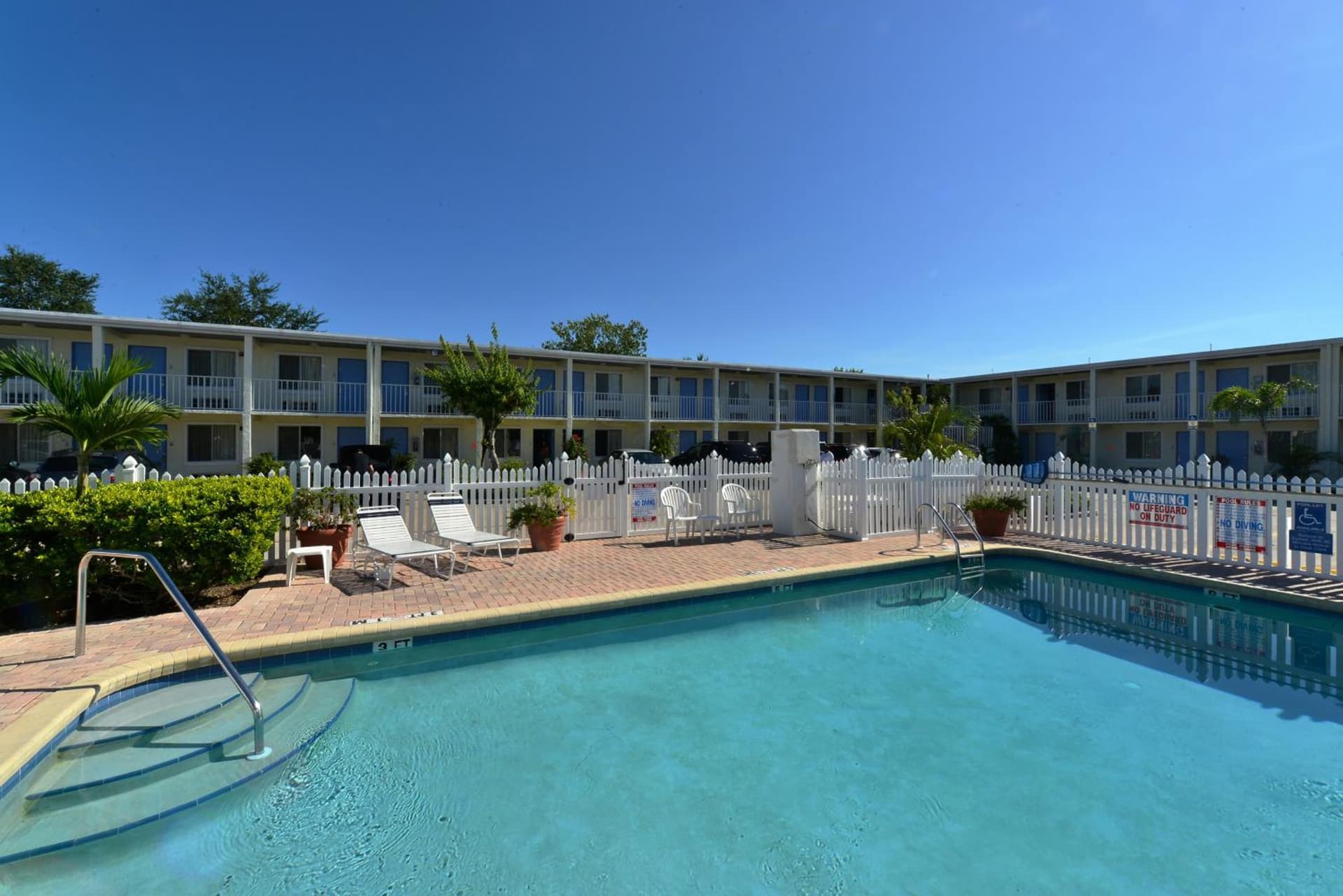 Americas Best Value Inn Bradenton-Sarasota gallery photo in Bradenton, FL — image 12