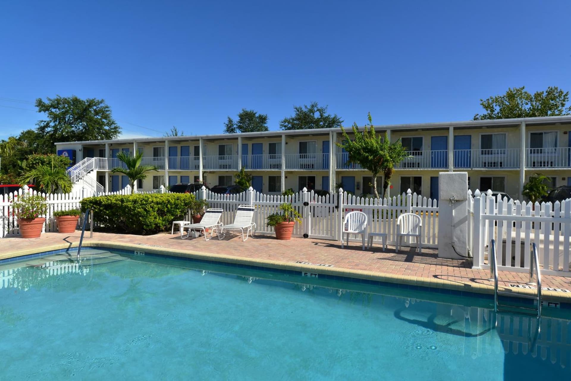 Americas Best Value Inn Bradenton-Sarasota gallery photo in Bradenton, FL — image 7