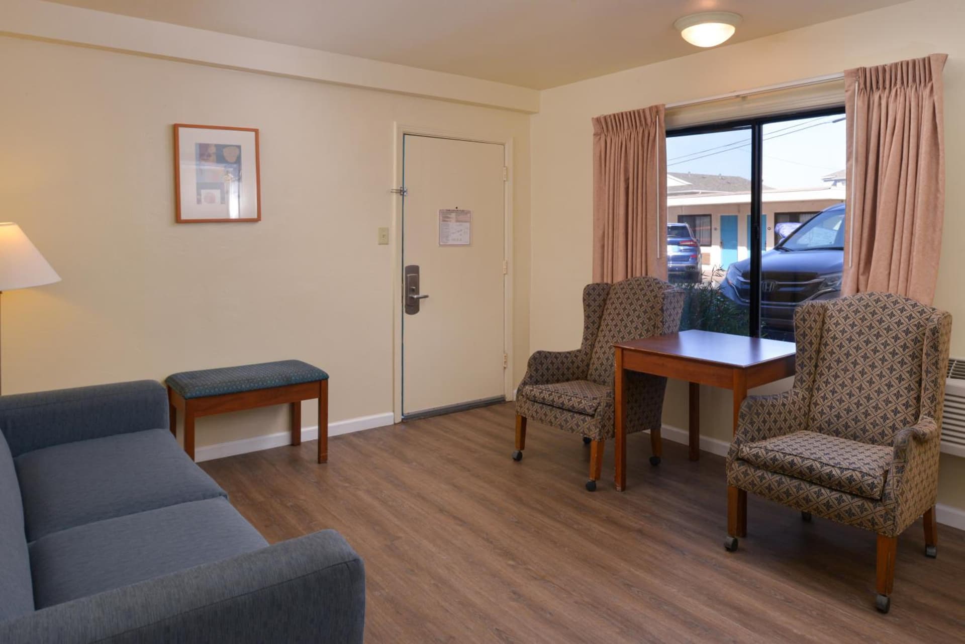 Edgewater Inn and Suites interior in Pismo Beach, CA — gallery photo 2