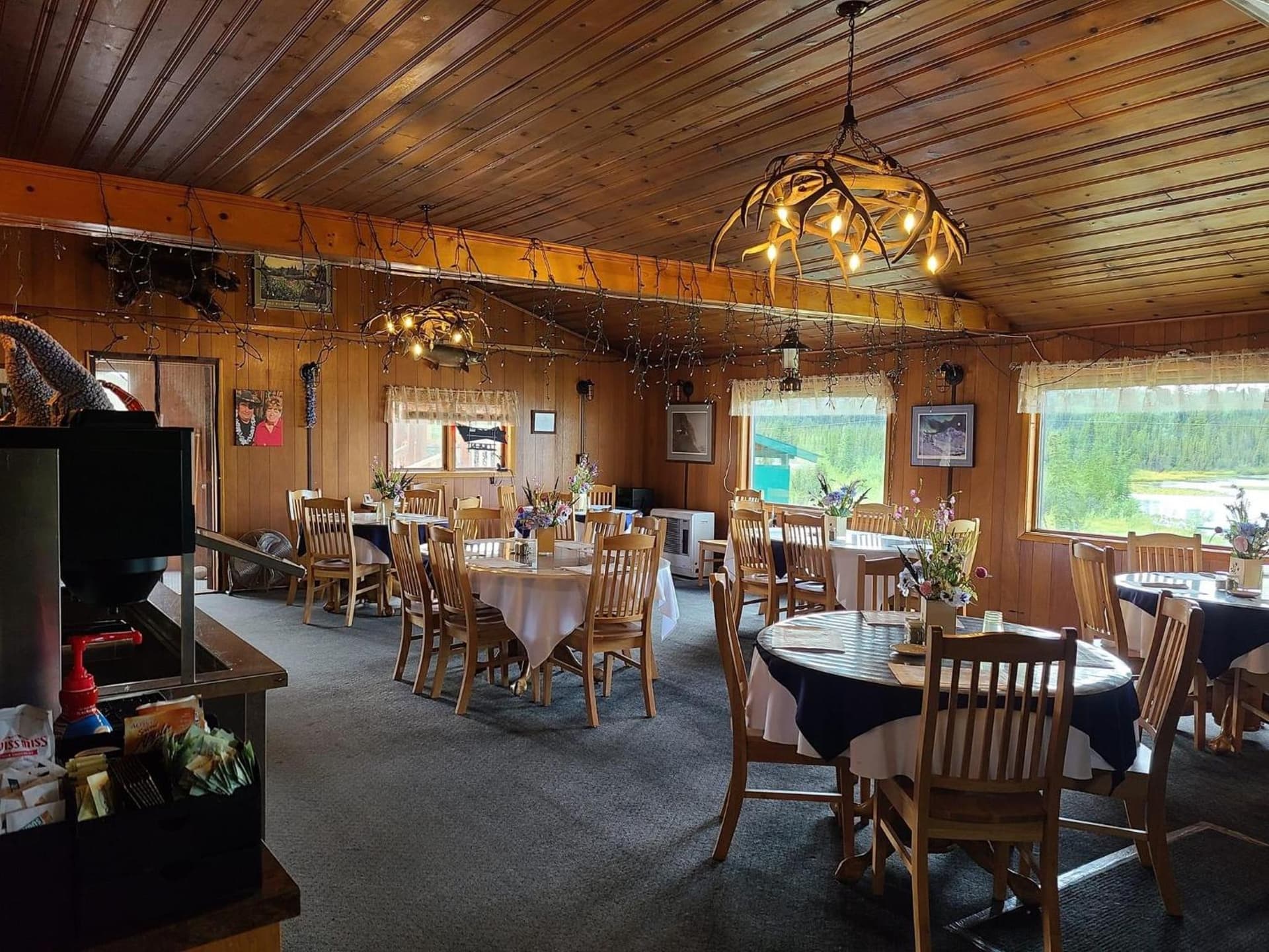 Tolsona Lake Lodge interior in Glennallen, AK — gallery photo 2