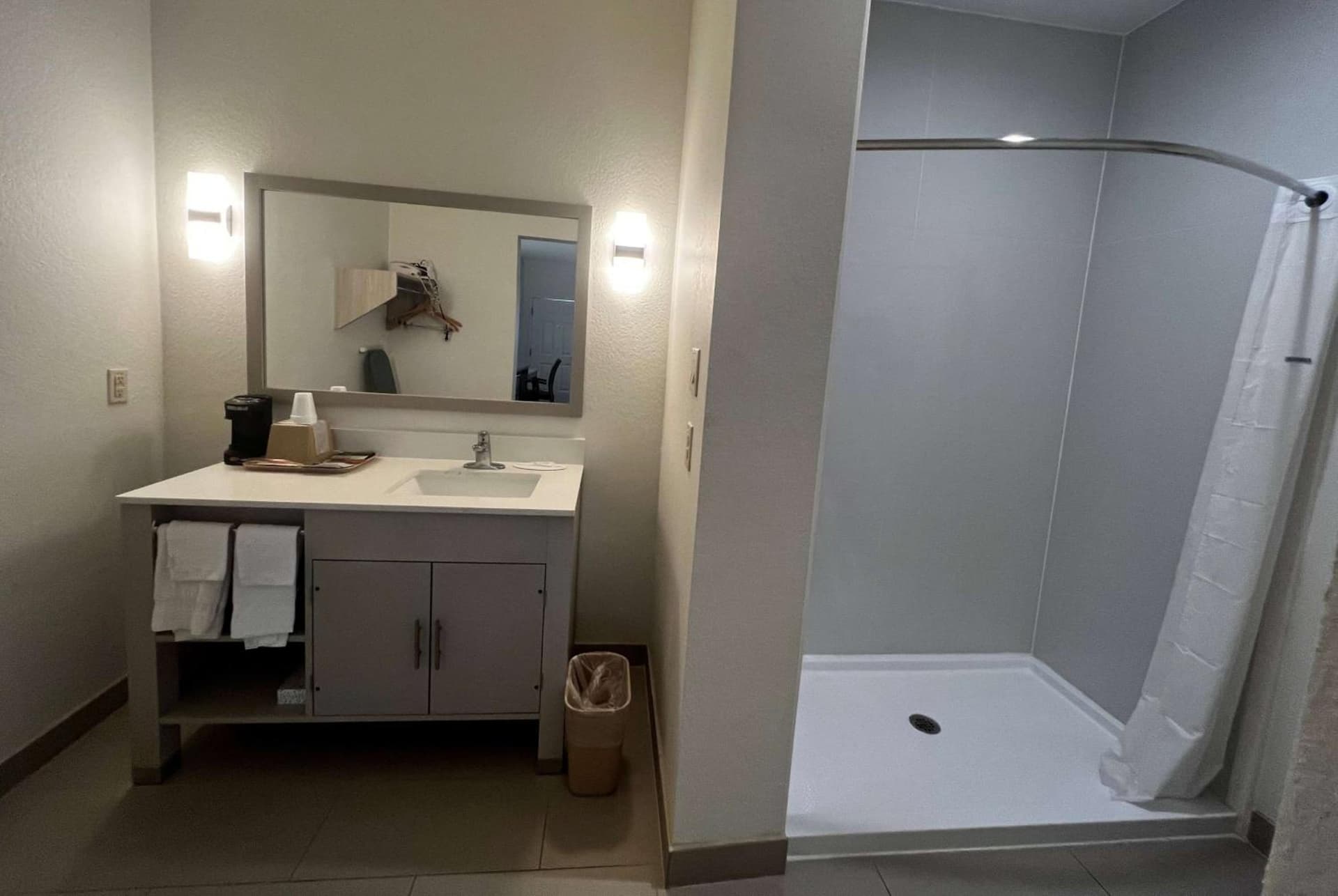 Super 8 by Wyndham Rosenberg TX gallery photo in Rosenberg, TX — image 4