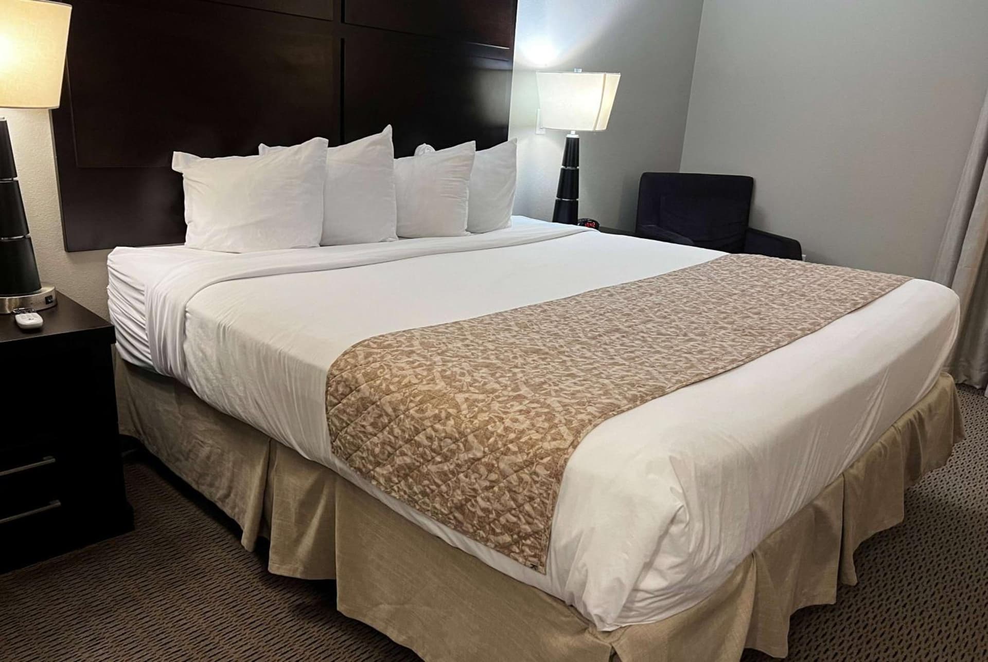 Baymont by Wyndham College Station gallery photo in College Station, TX — image 43