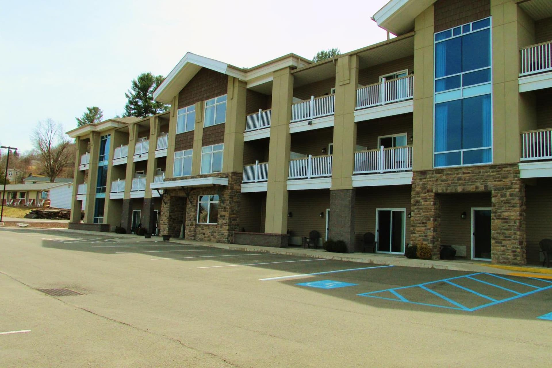Crystal Springs Inn and Suites interior in Towanda, PA — gallery photo 2