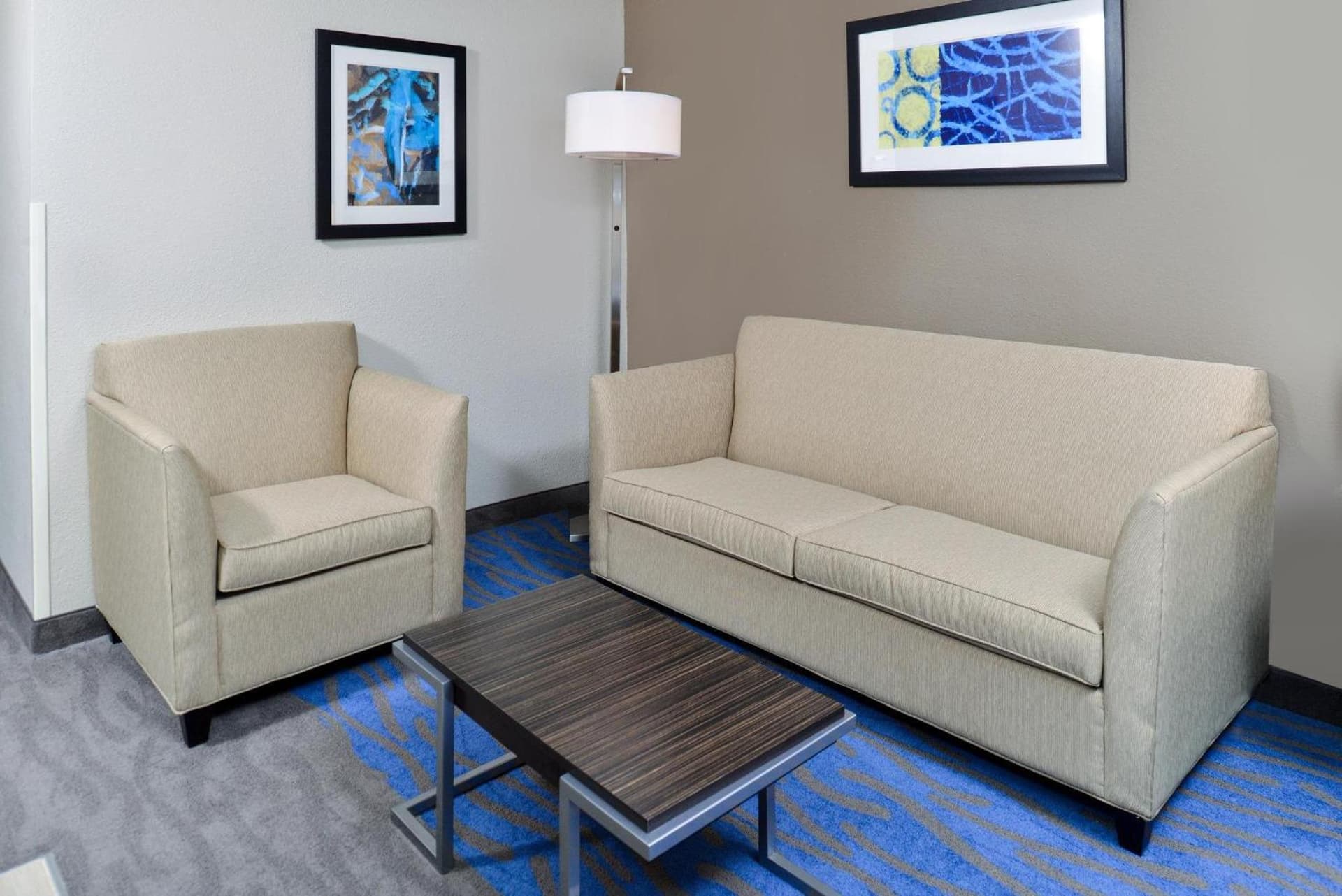 Holiday Inn Express Hotel & Suites St. Louis West-O'Fallon by IHG interior in O'Fallon, MO — gallery photo 2