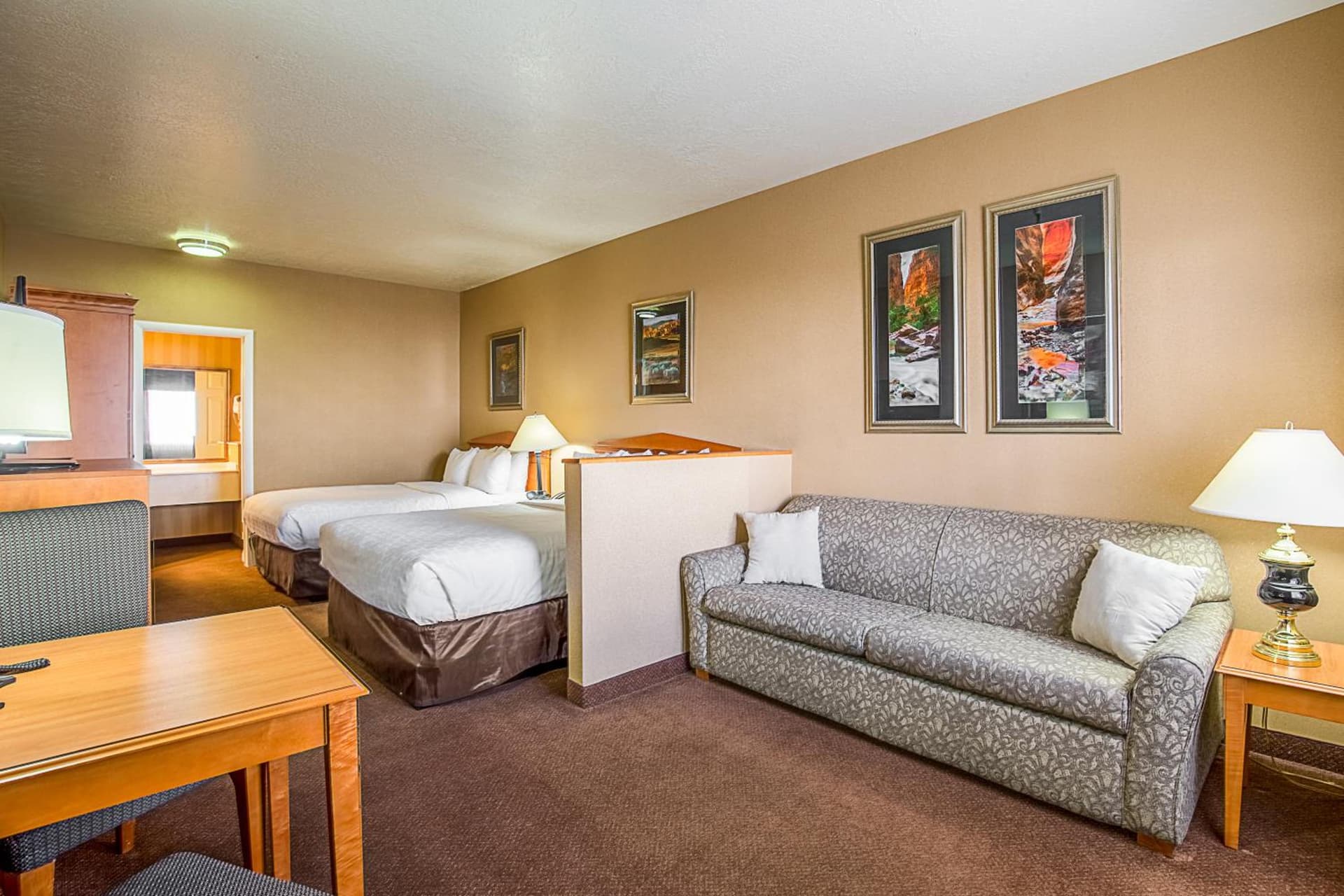 Clarion Suites St George - Convention Center Area gallery photo in St. George, UT — image 33