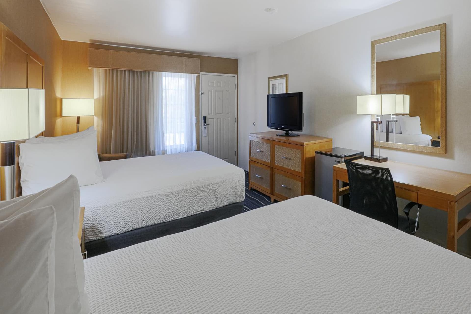Ramada by Wyndham Costa Mesa/Newport Beach gallery photo in Costa Mesa, CA — image 66