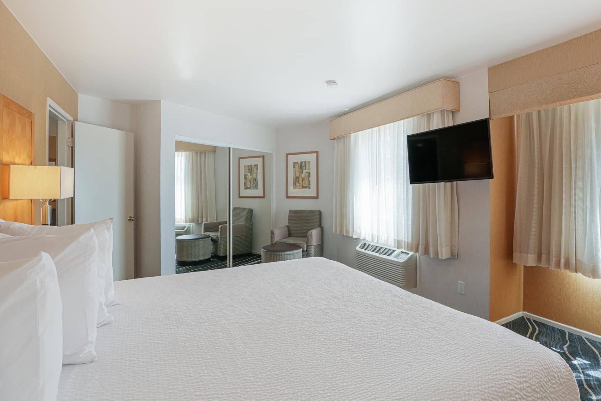 Ramada by Wyndham Costa Mesa/Newport Beach gallery photo in Costa Mesa, CA — image 19