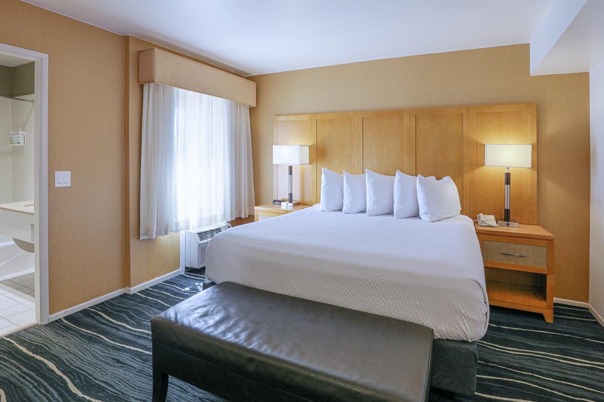 Ramada by Wyndham Costa Mesa/Newport Beach gallery photo in Costa Mesa, CA — image 51