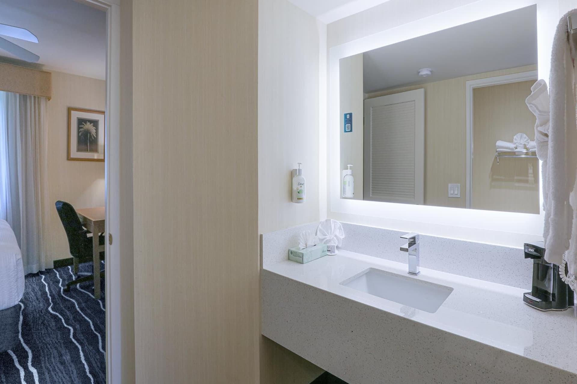 Ramada by Wyndham Costa Mesa/Newport Beach gallery photo in Costa Mesa, CA — image 21