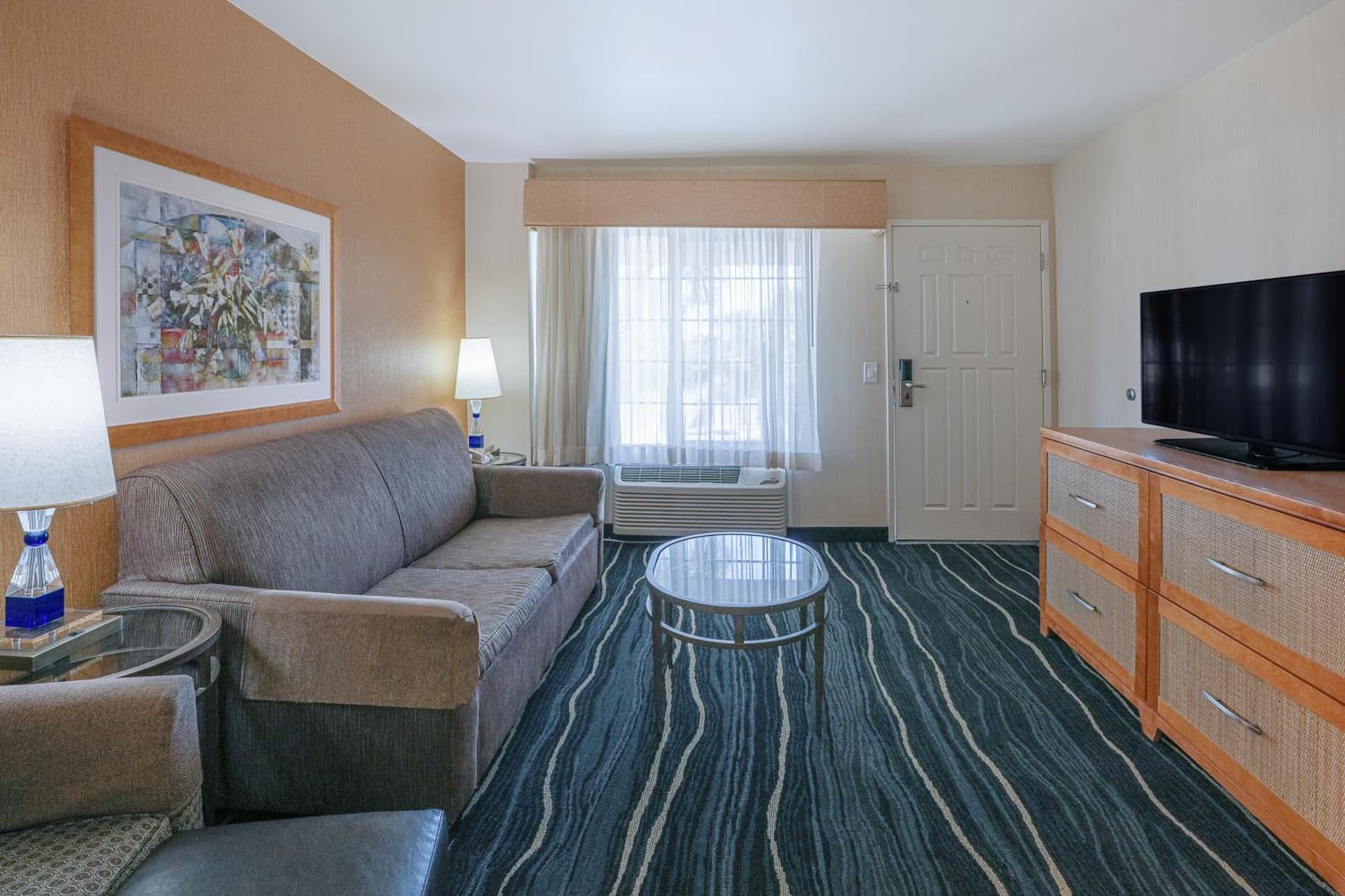Ramada by Wyndham Costa Mesa/Newport Beach gallery photo in Costa Mesa, CA — image 30