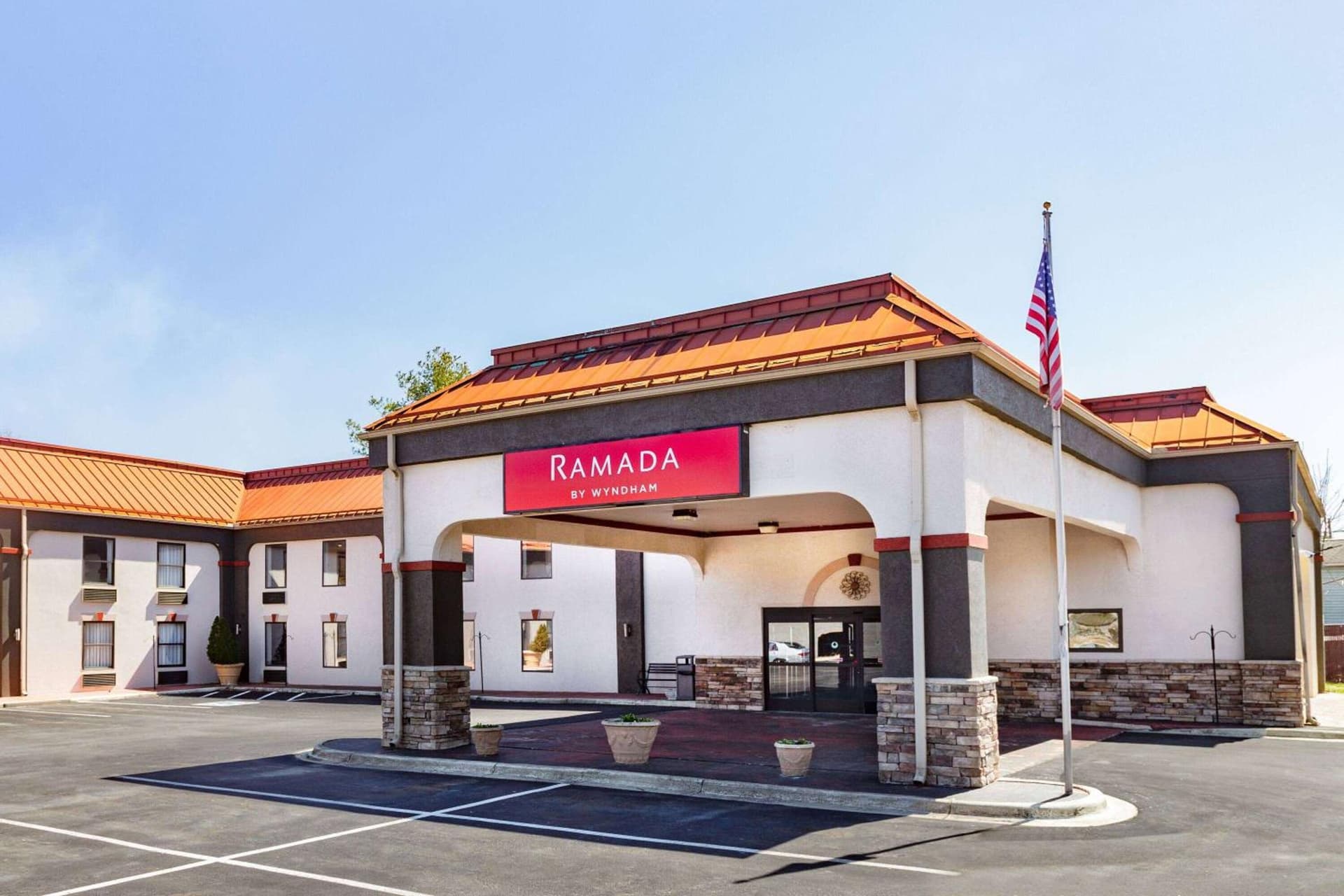 Ramada by Wyndham Hendersonville — hotel in Hendersonville, North Carolina
