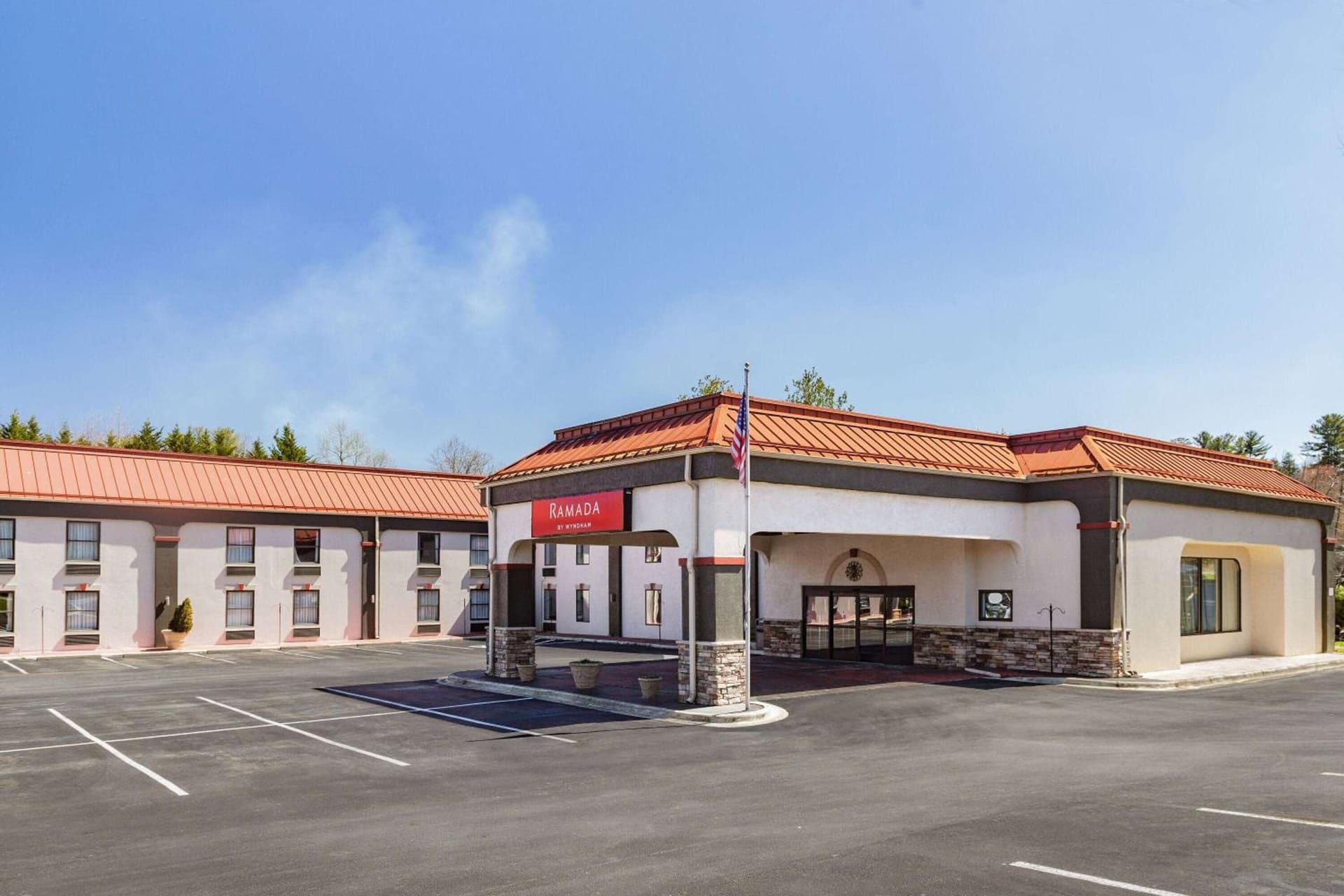 Ramada by Wyndham Hendersonville interior in Hendersonville, NC — gallery photo 2