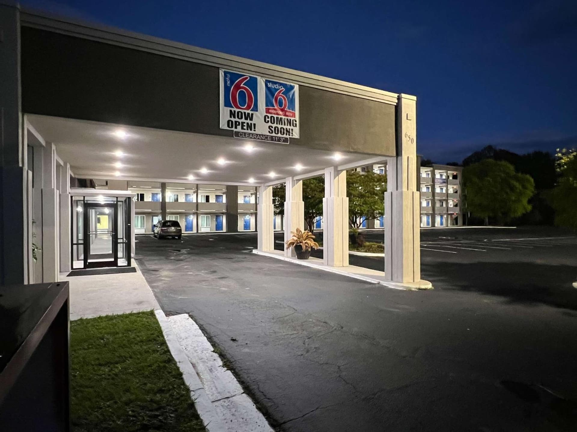 Motel 6 West Columbia SC Airport interior in West Columbia, SC — gallery photo 2