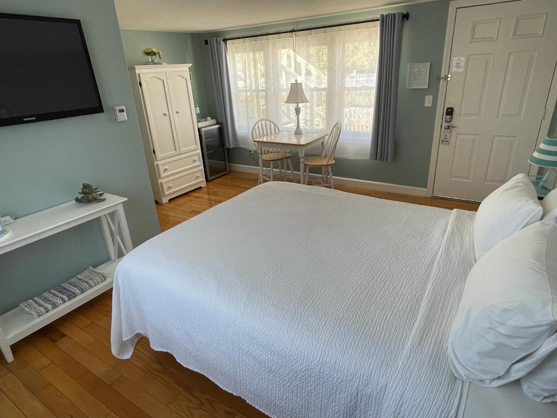 The Escape Inn property views in South Yarmouth, MA — gallery photo 3
